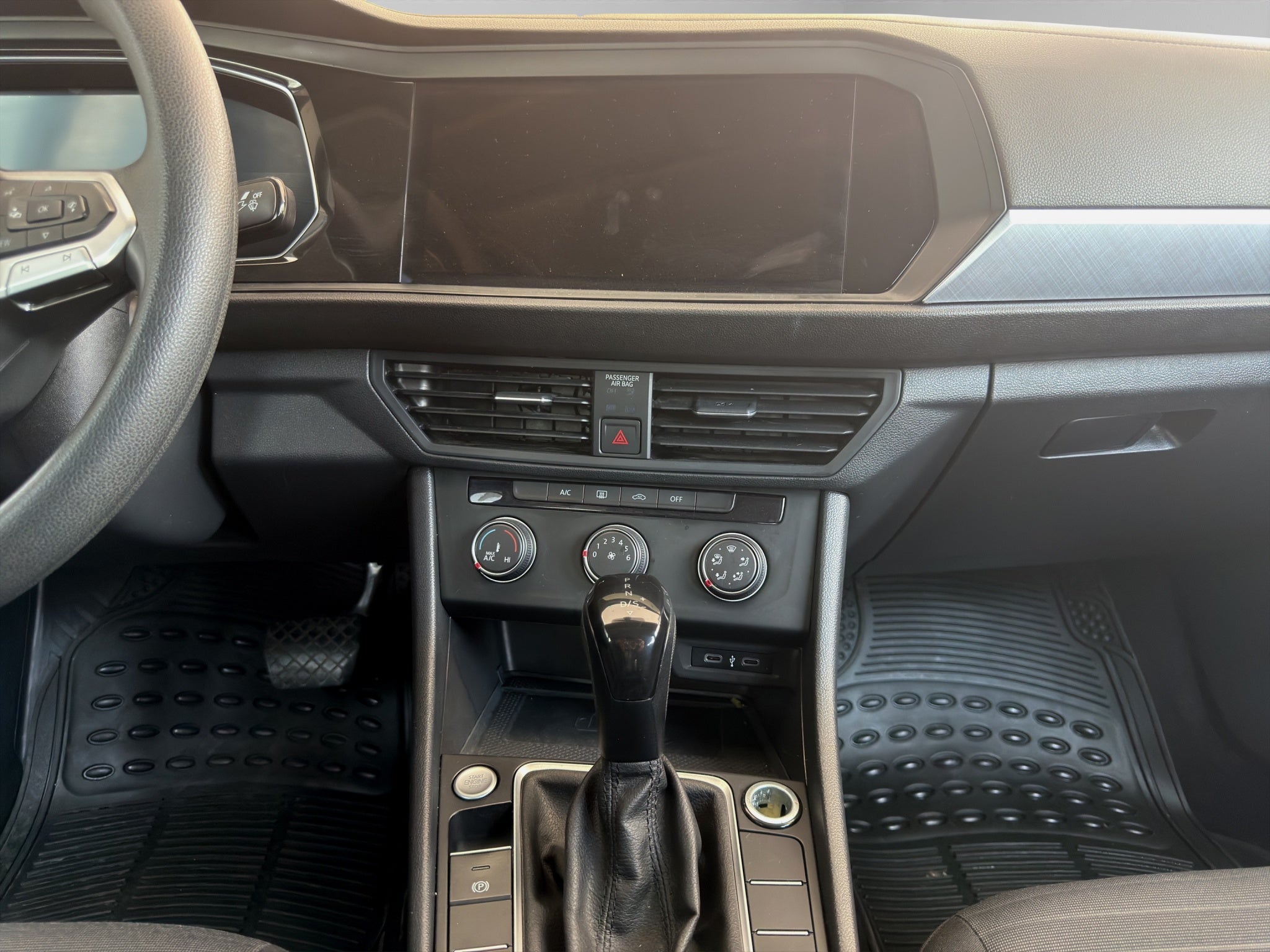2022 Volkswagen Jetta A7 4 pts. Comfortline, 1.4T, TA, RA-16 (cambio de línea)