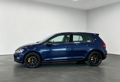 2017 Volkswagen Golf A7 5 pts. HB Highline, 1.4T, DSG, climatronic, QCP, f. niebla, RA-17