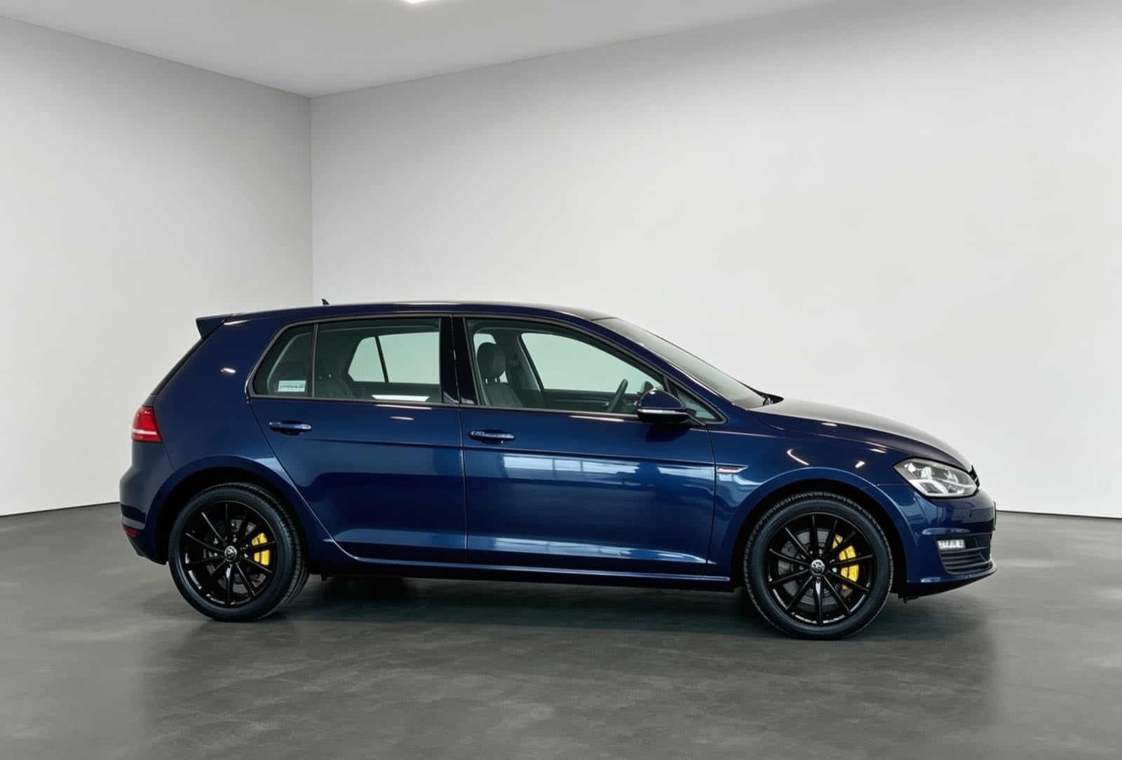 2017 Volkswagen Golf A7 5 pts. HB Highline, 1.4T, DSG, climatronic, QCP, f. niebla, RA-17