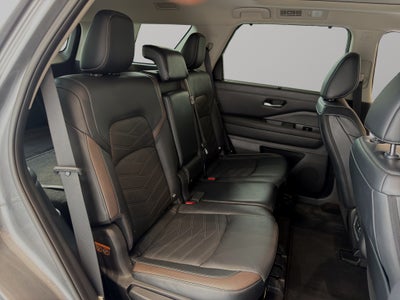 2023 Nissan Pathfinder VUD 5 pts. Platinum, 3.5l, TA, piel premium, RA-20, 4x4 (línea nueva)