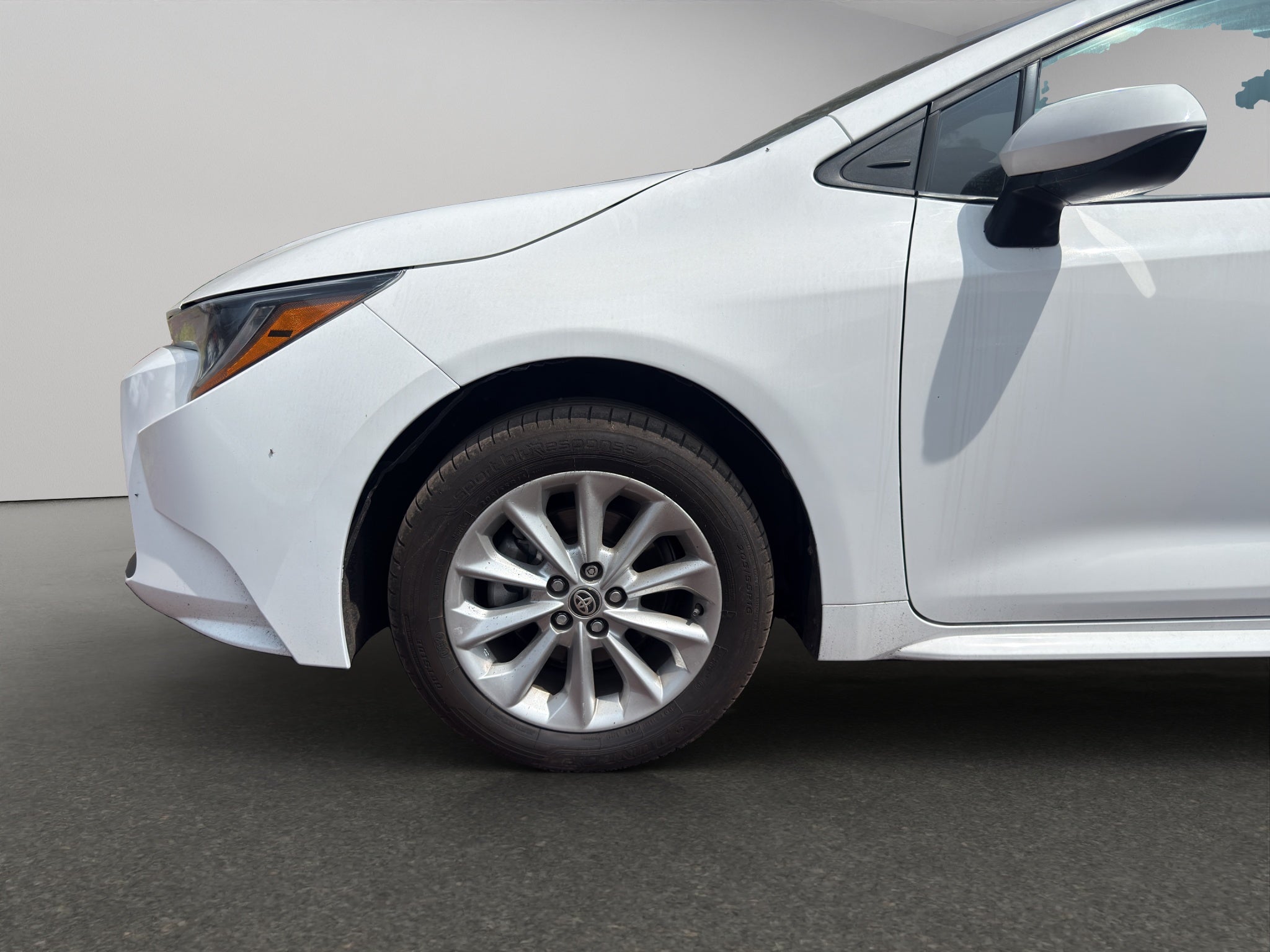 2020 Toyota Corolla 4 pts. LE, 1.8l, TA, RA-16 (línea nueva)