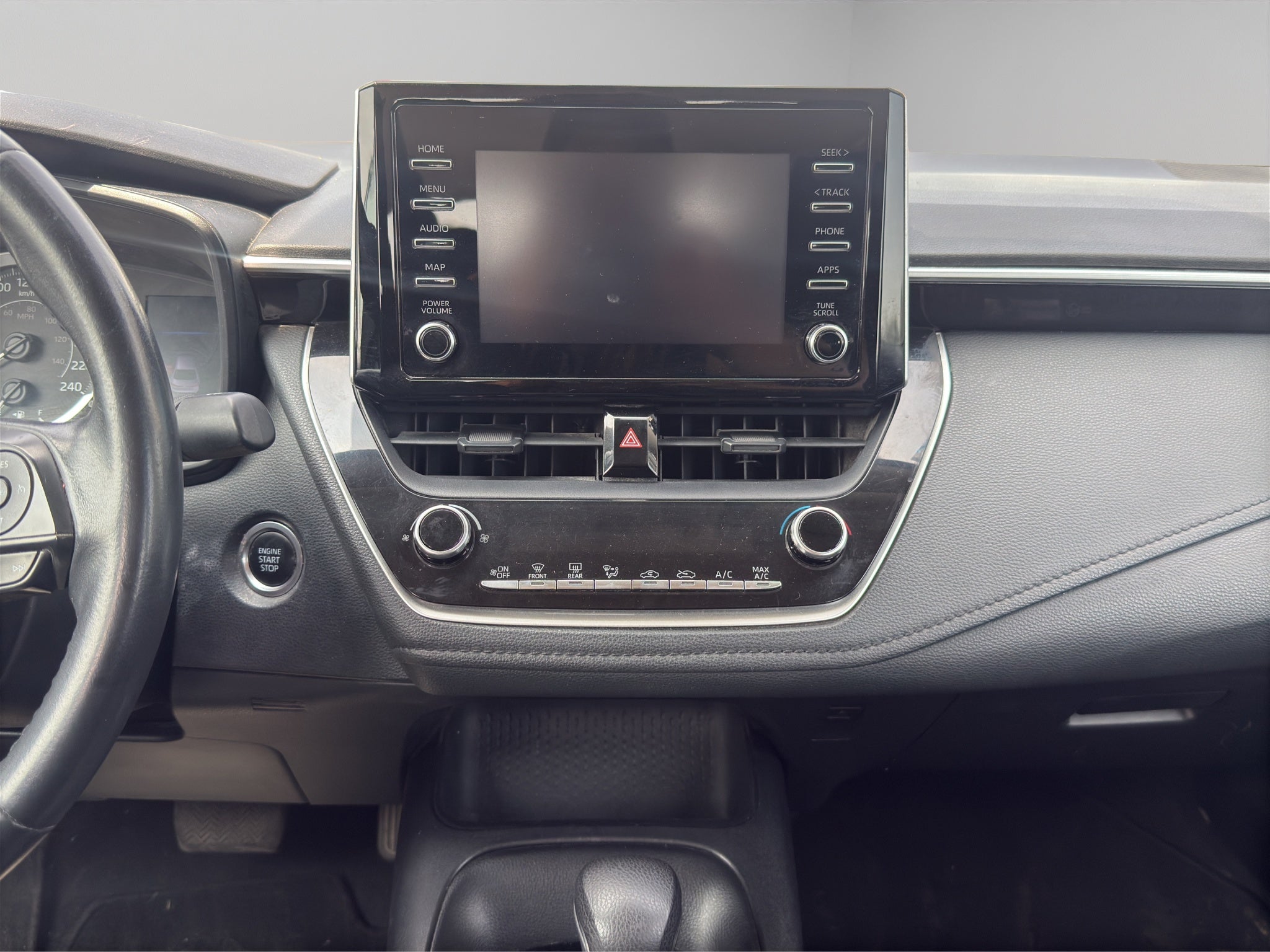 2020 Toyota Corolla 4 pts. LE, 1.8l, TA, RA-16 (línea nueva)