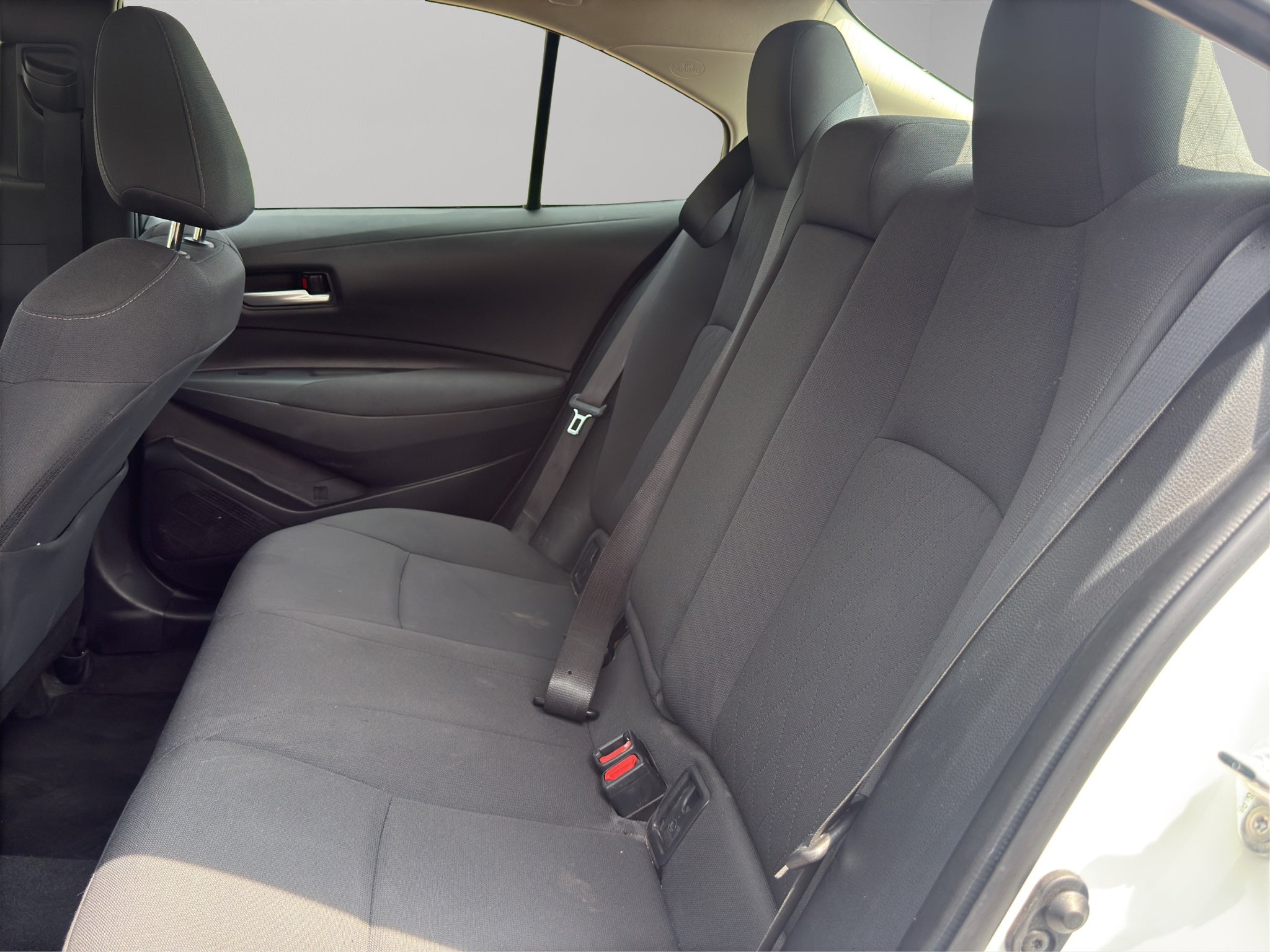 2020 Toyota Corolla 4 pts. LE, 1.8l, TA, RA-16 (línea nueva)