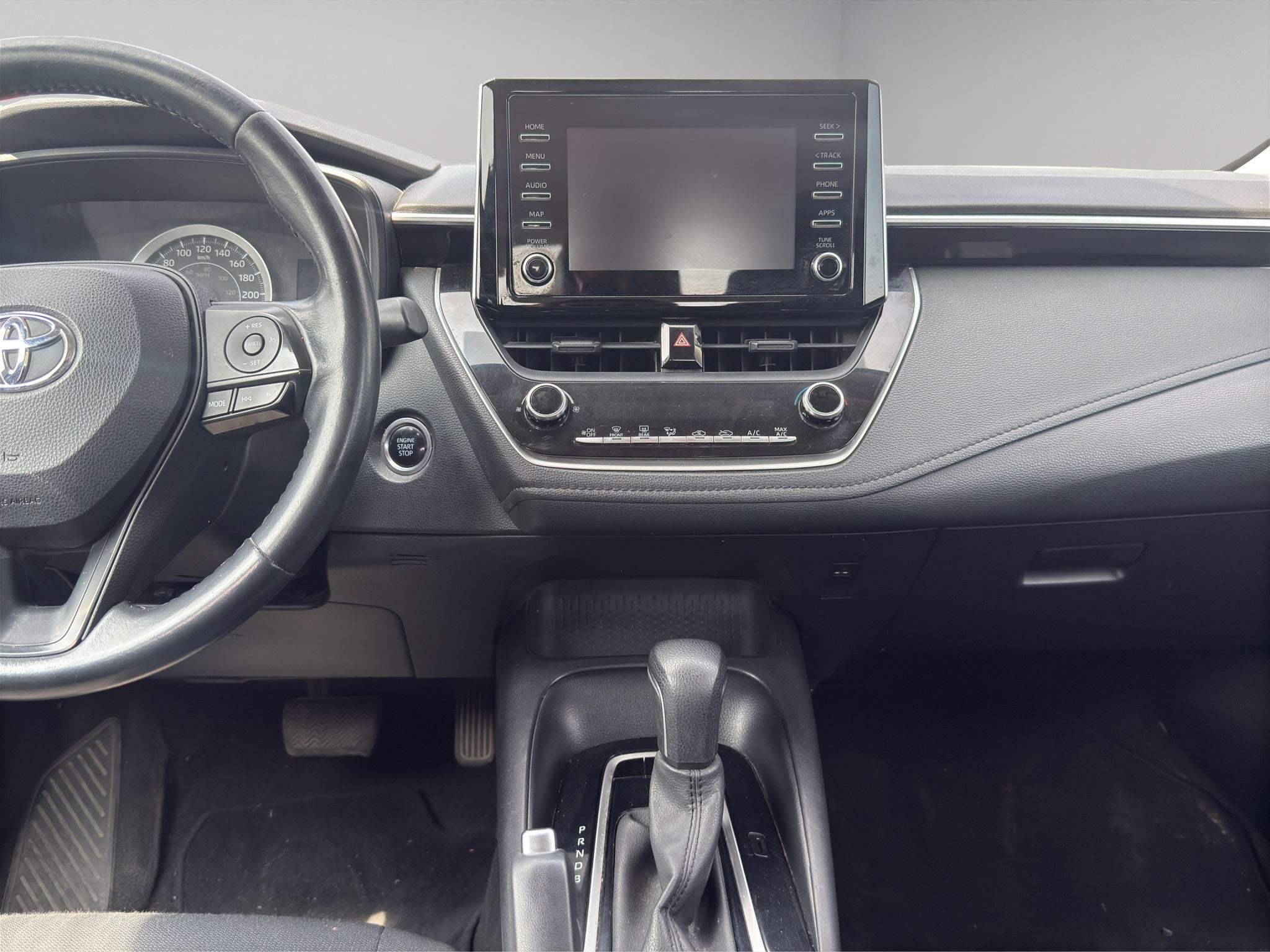 2020 Toyota Corolla 4 pts. LE, 1.8l, TA, RA-16 (línea nueva)
