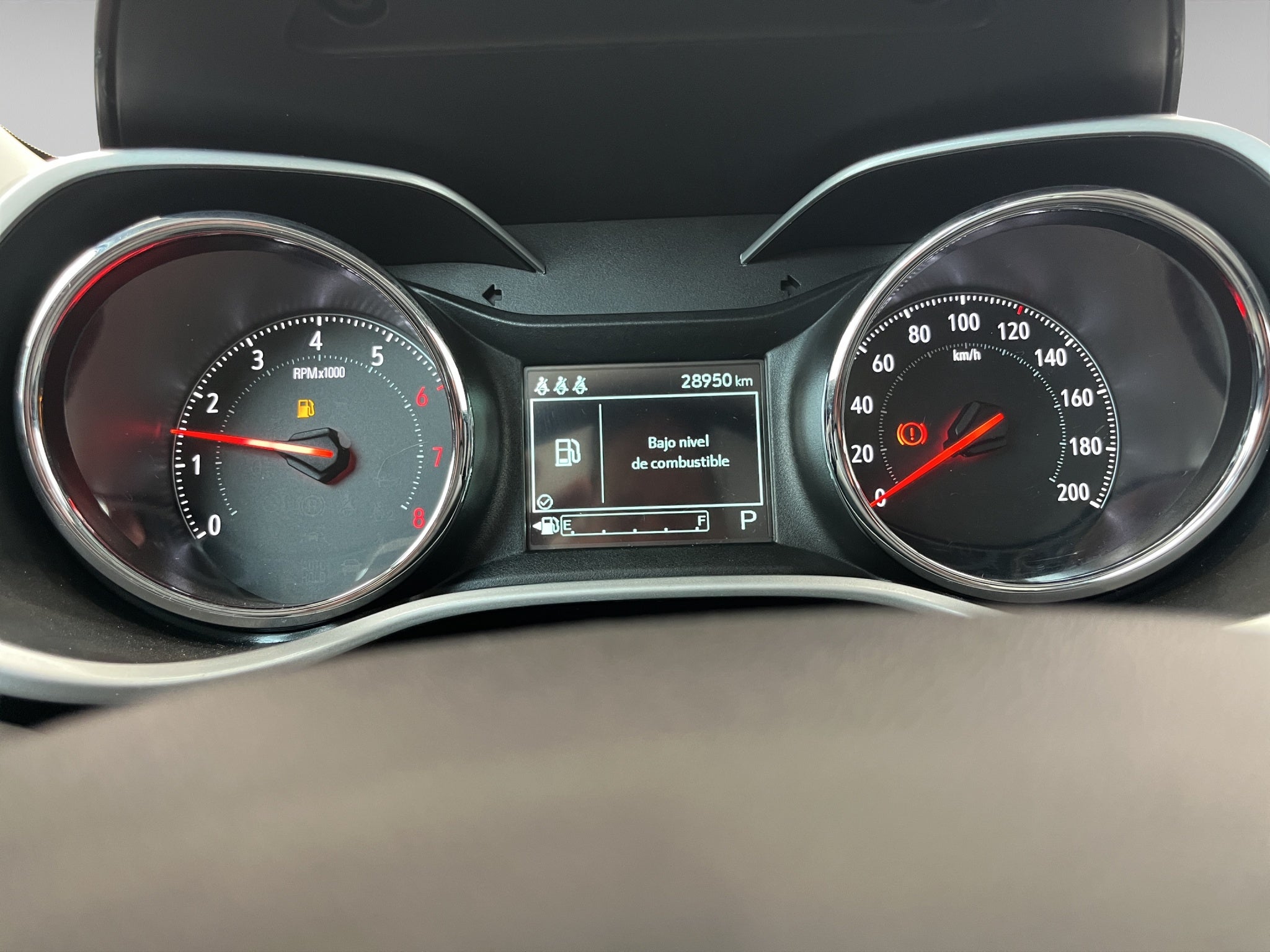 2024 Chevrolet Tracker VUD 5 pts. LS, 1.2T, TM5, RA-16 (línea anterior)