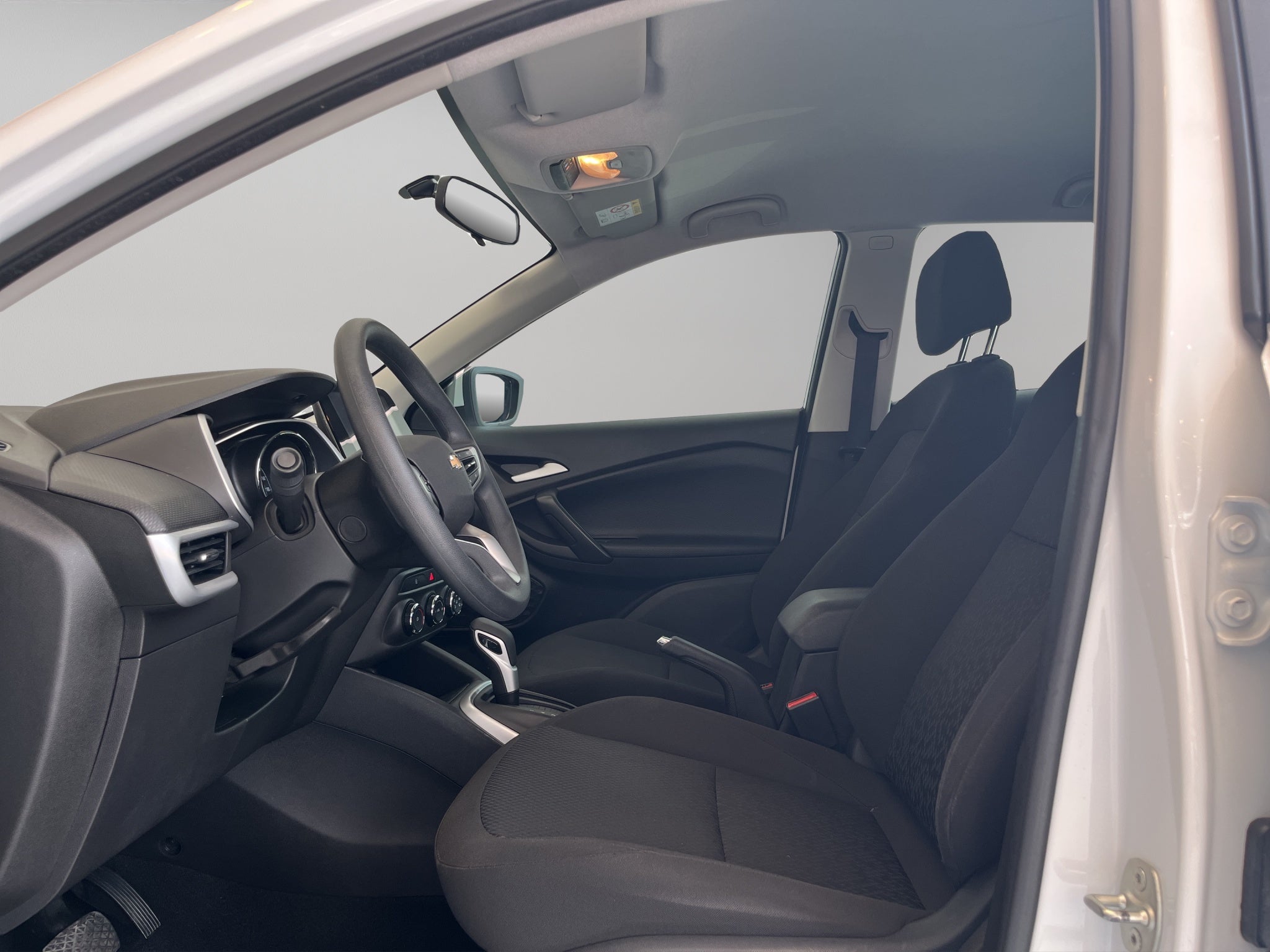 2024 Chevrolet Tracker VUD 5 pts. LS, 1.2T, TM5, RA-16 (línea anterior)