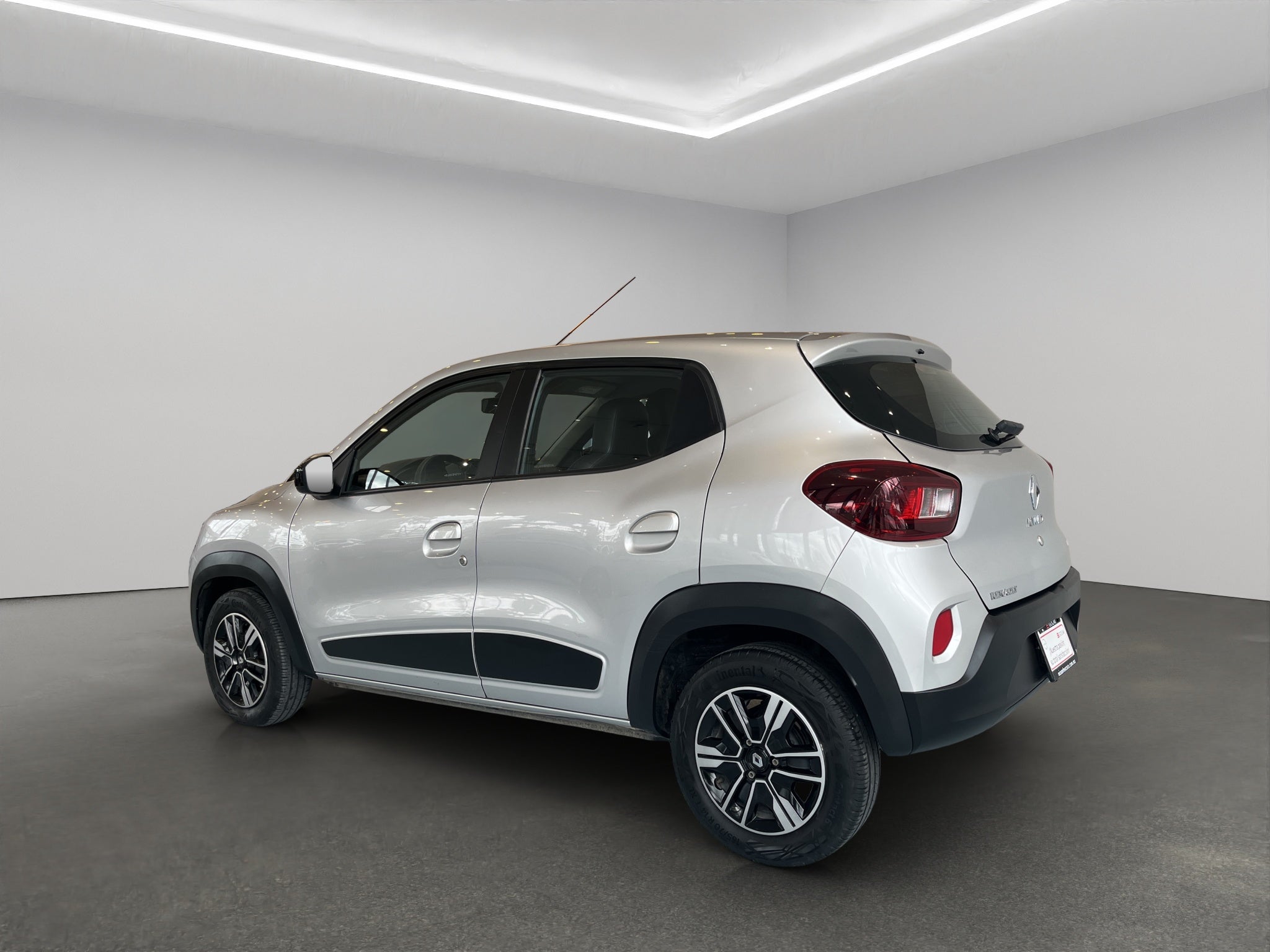 2024 Renault Kwid 5 pts. HB Iconic, TM5, a/ac., pantalla touch 8
