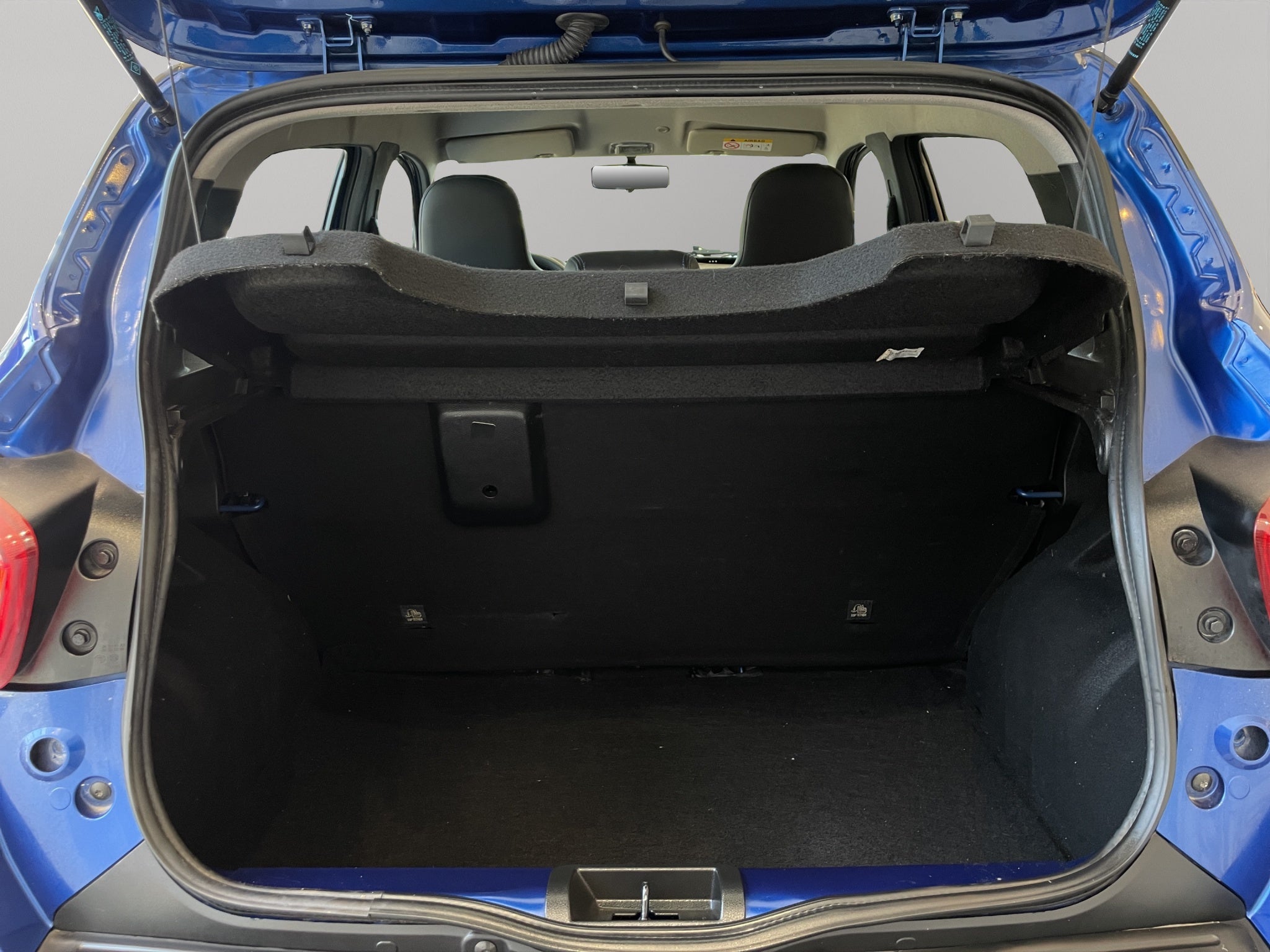 2023 Renault Kwid 5 pts. HB Bitono, TM5, a/ac., pantalla touch 8