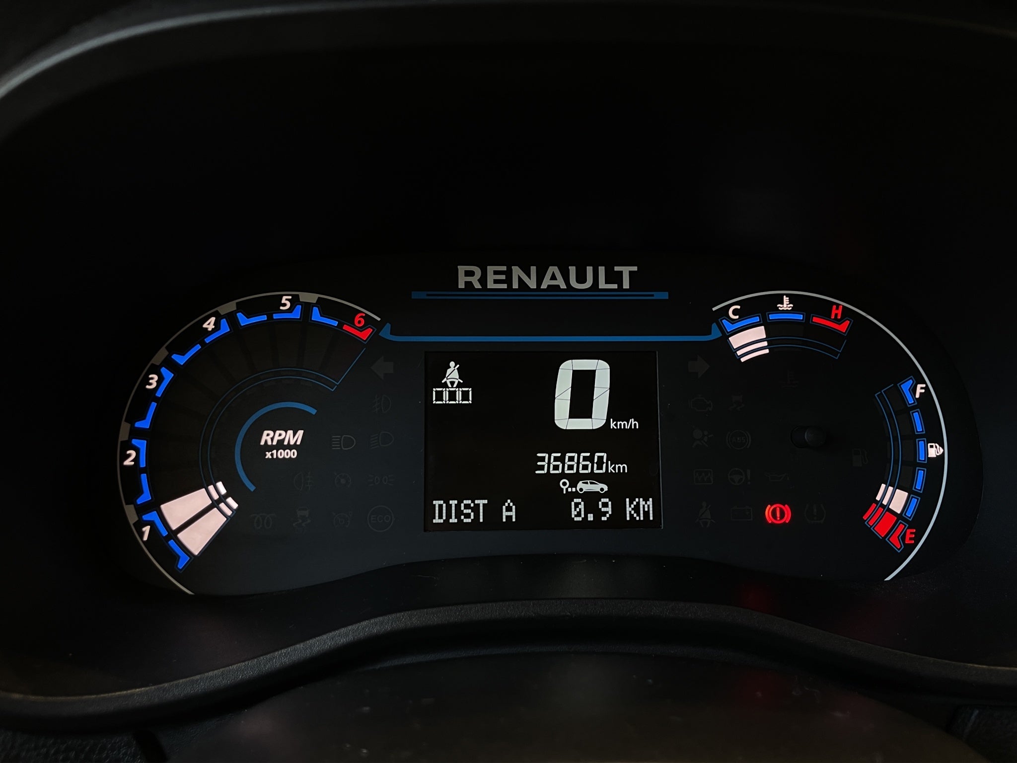 2023 Renault Kwid 5 pts. HB Bitono, TM5, a/ac., pantalla touch 8