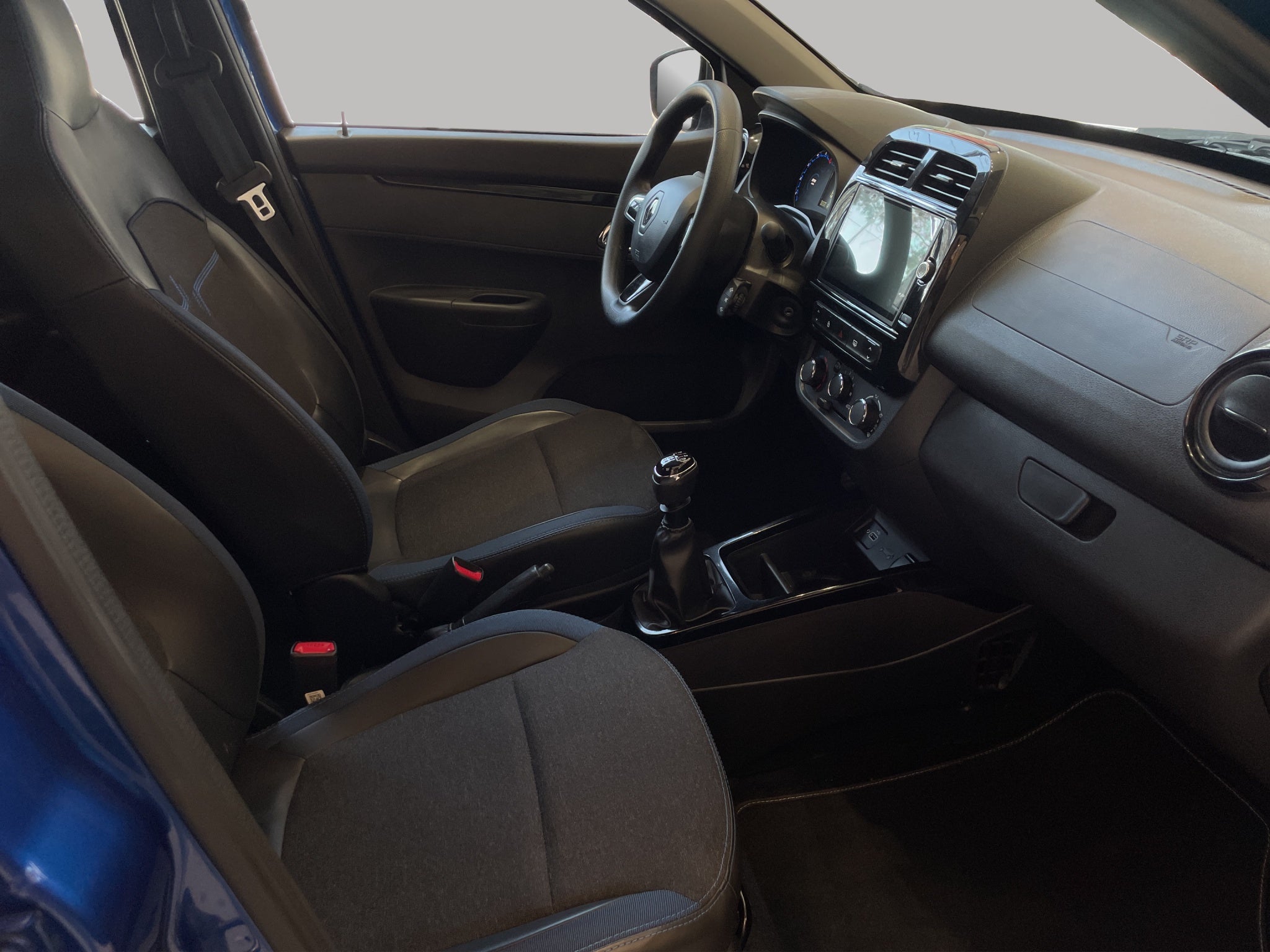 2023 Renault Kwid 5 pts. HB Bitono, TM5, a/ac., pantalla touch 8