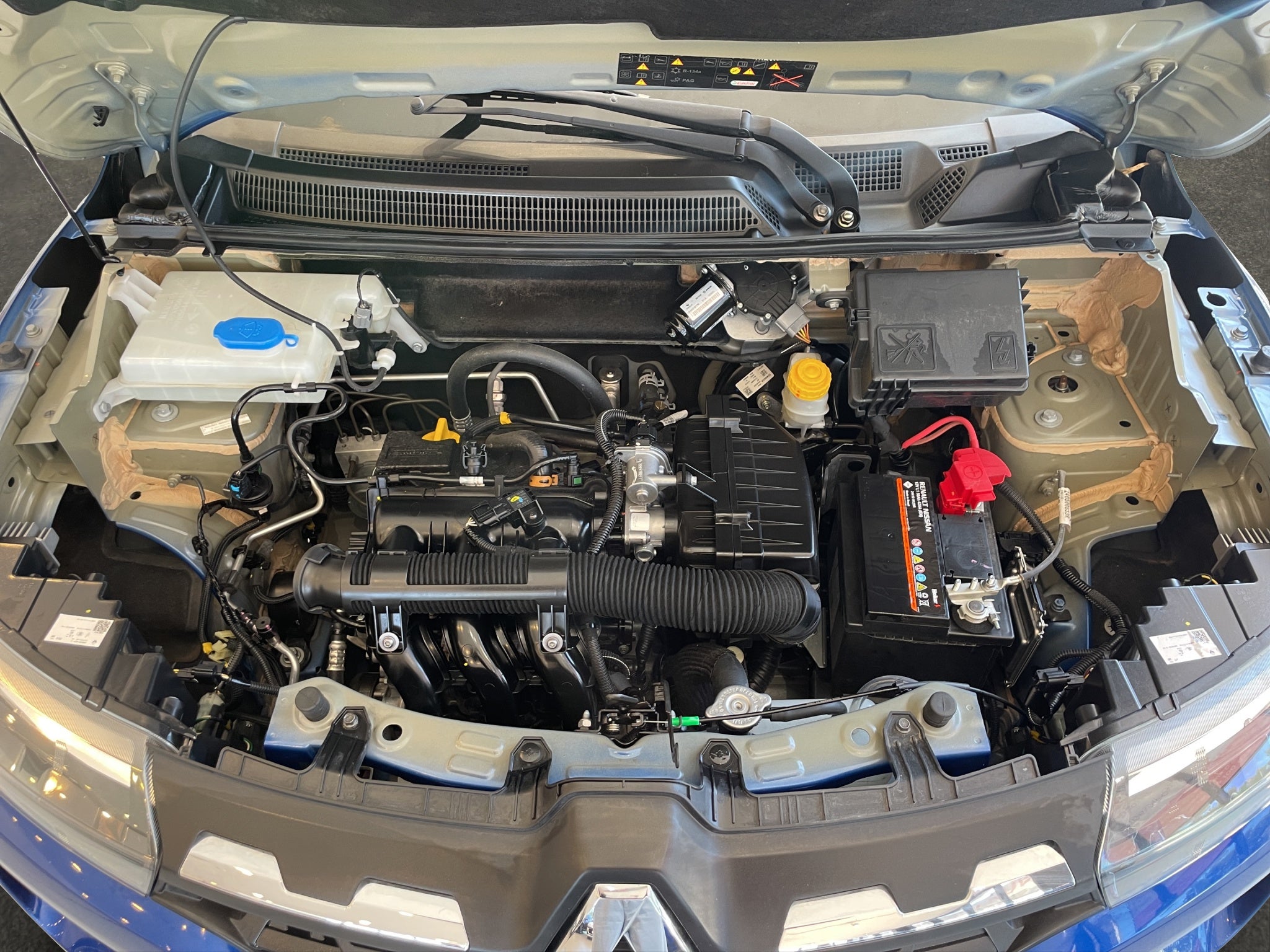 2023 Renault Kwid 5 pts. HB Bitono, TM5, a/ac., pantalla touch 8