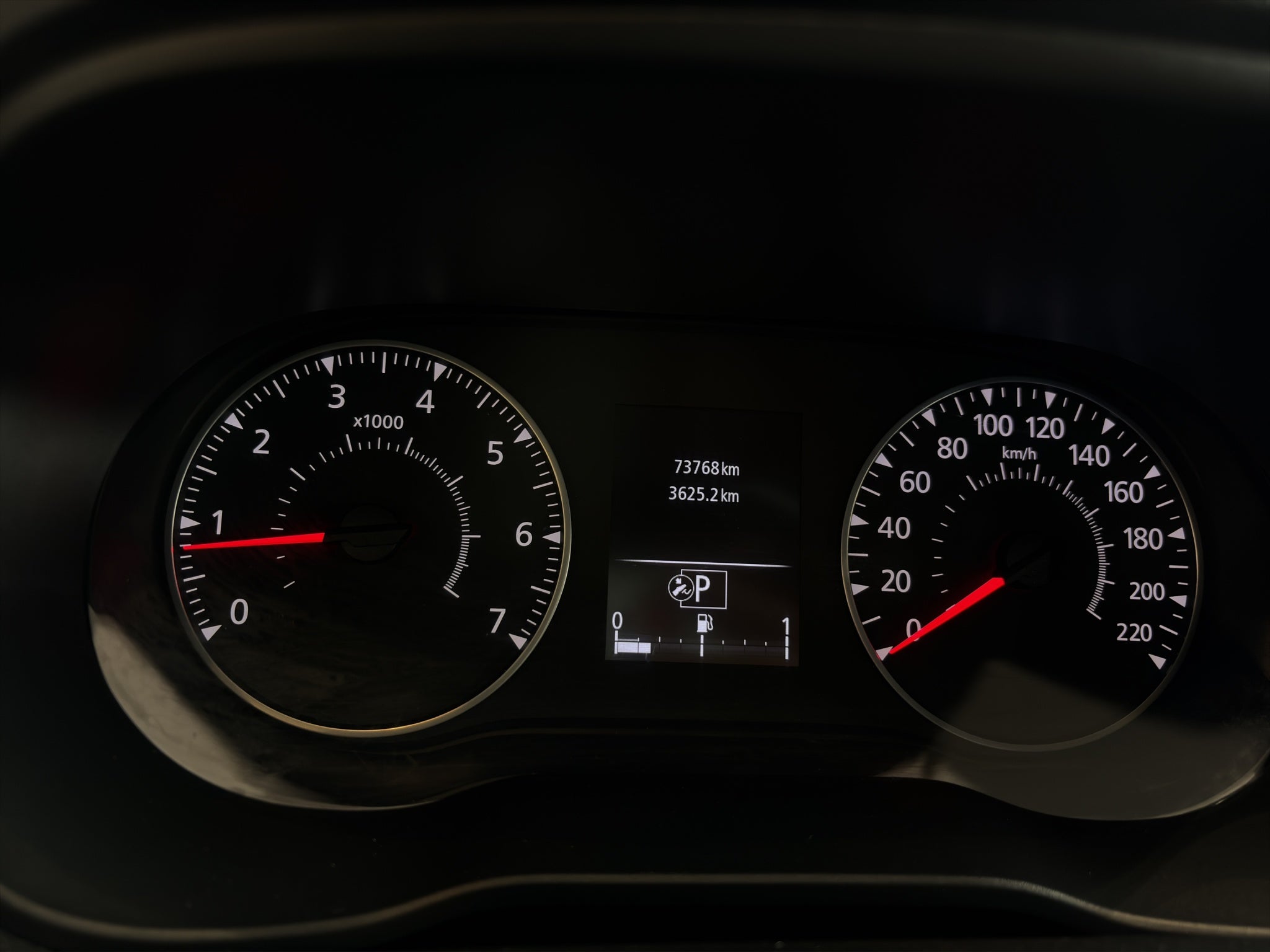 2023 Renault Duster VUD 5 pts. Iconic, 1.3T, TA, a/ac. Aut., VE, f. niebla, RA-17