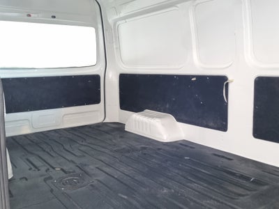 2023 Nissan Comerciales Urvan Panel 4 pts. Amplia, TM5, a/ac.