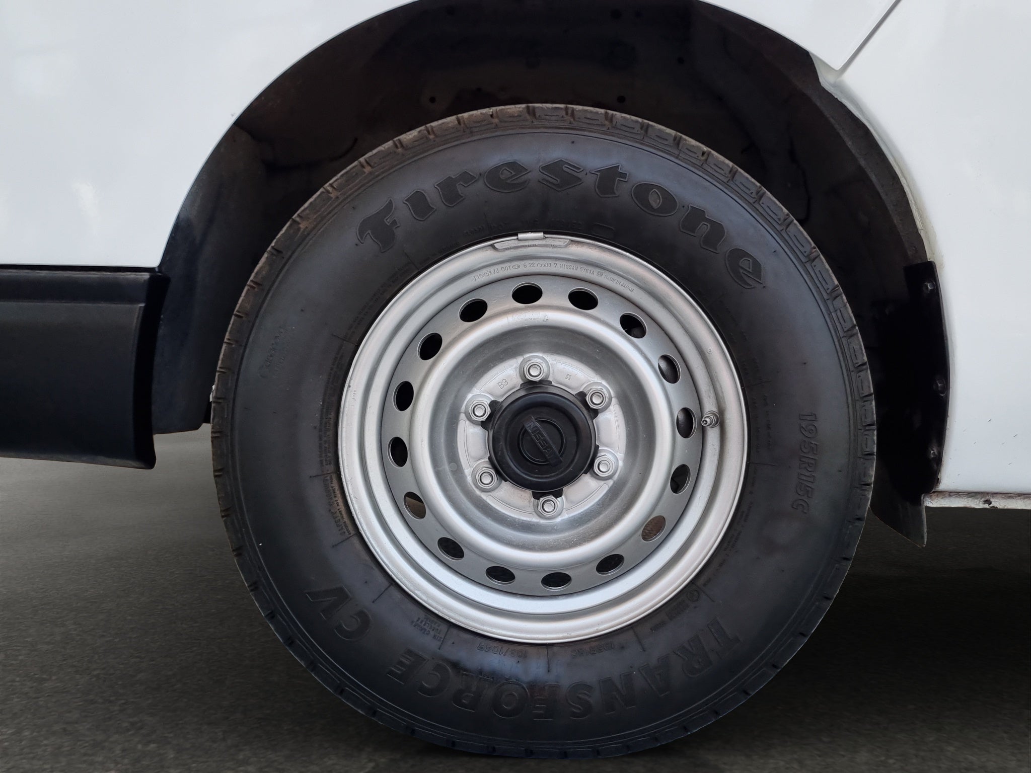 2023 Nissan Comerciales Urvan Panel 4 pts. Amplia, TM5, a/ac.