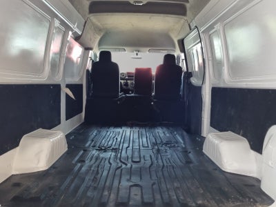 2022 Nissan Comerciales Urvan Panel 4 pts. Amplia, TM5, a/ac.