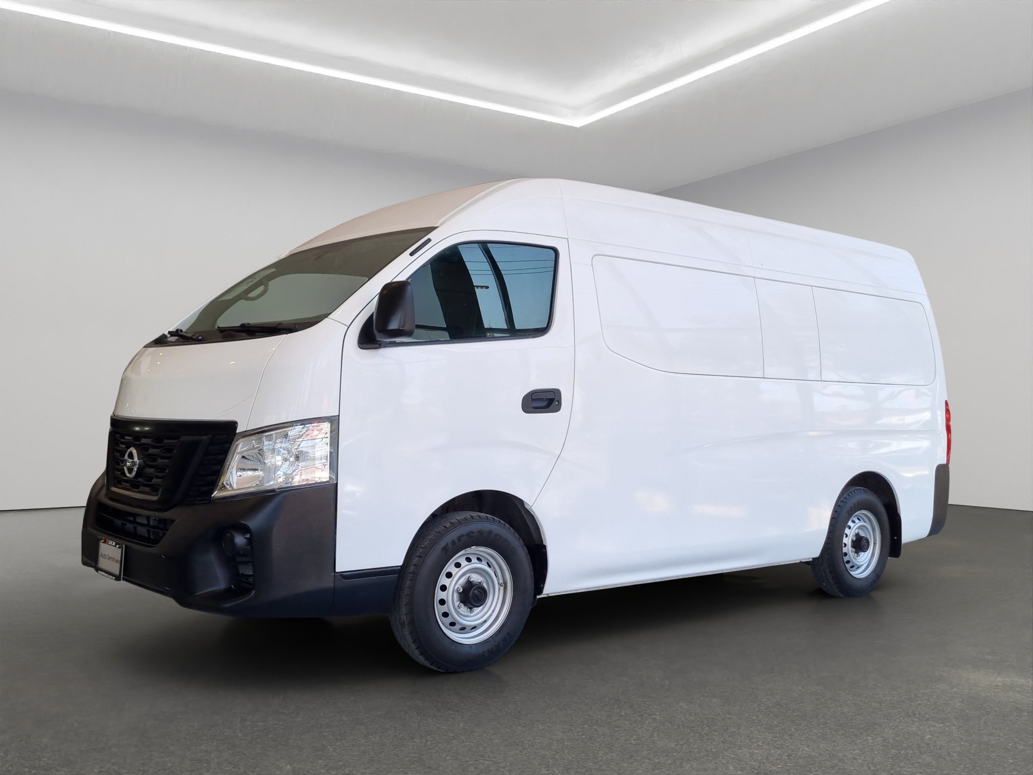 2023 Nissan Comerciales Urvan Panel 4 pts. Amplia, TM5, a/ac.