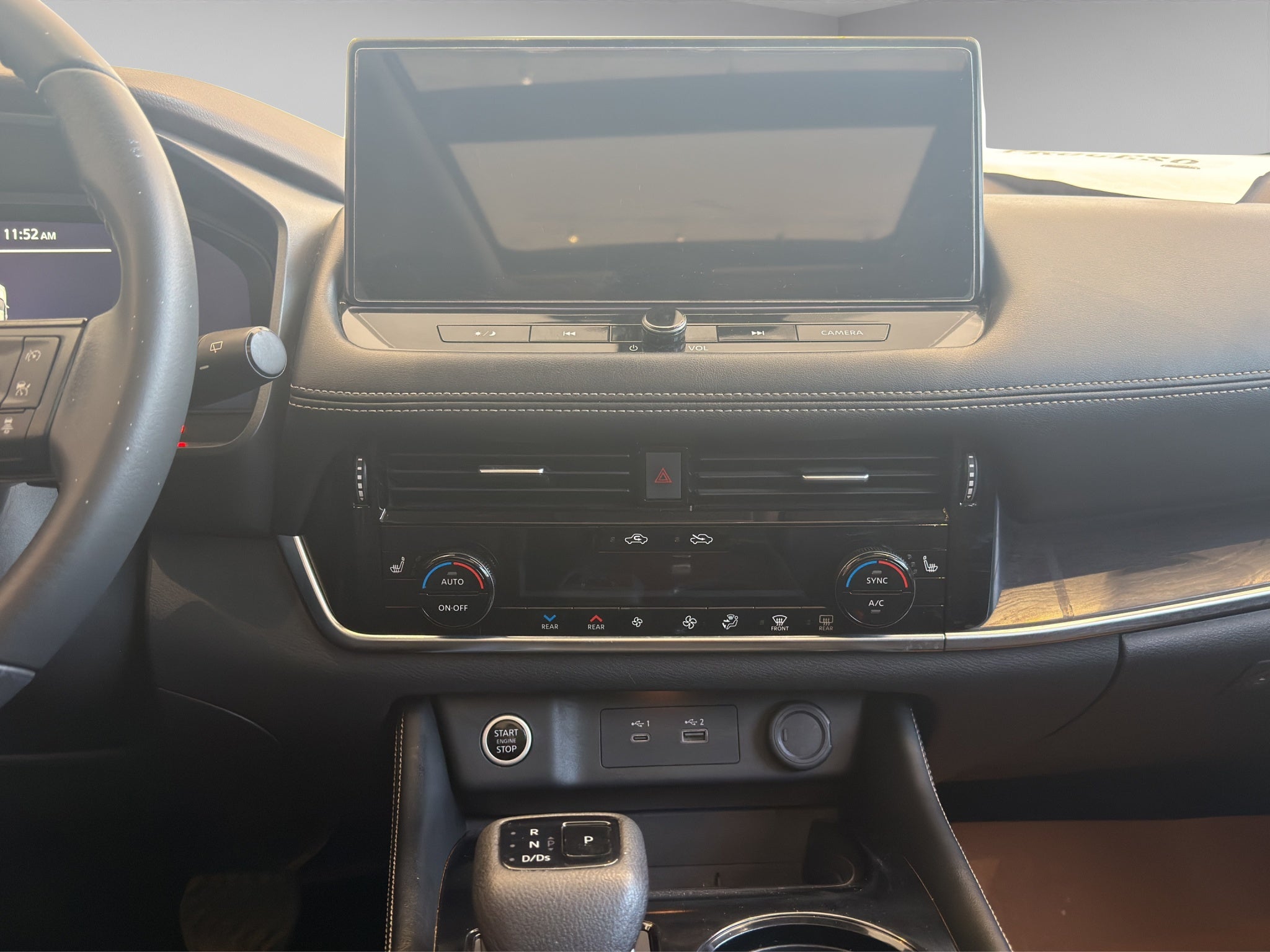 2023 Nissan X-Trail VUD 5 pts. Platinum, TA, piel, QCP, GPS, RA-19 (línea nueva)