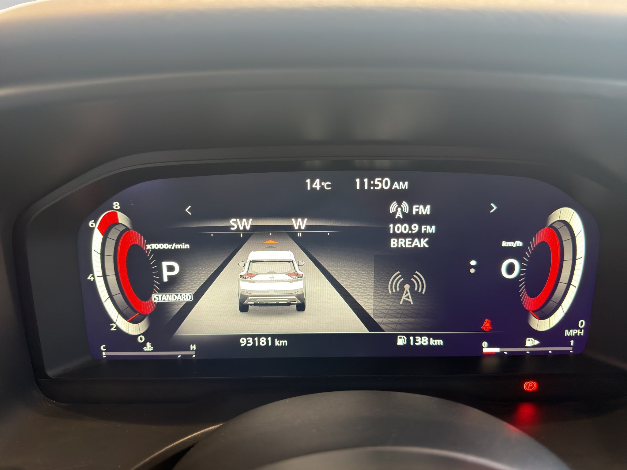 2023 Nissan X-Trail VUD 5 pts. Platinum, TA, piel, QCP, GPS, RA-19 (línea nueva)