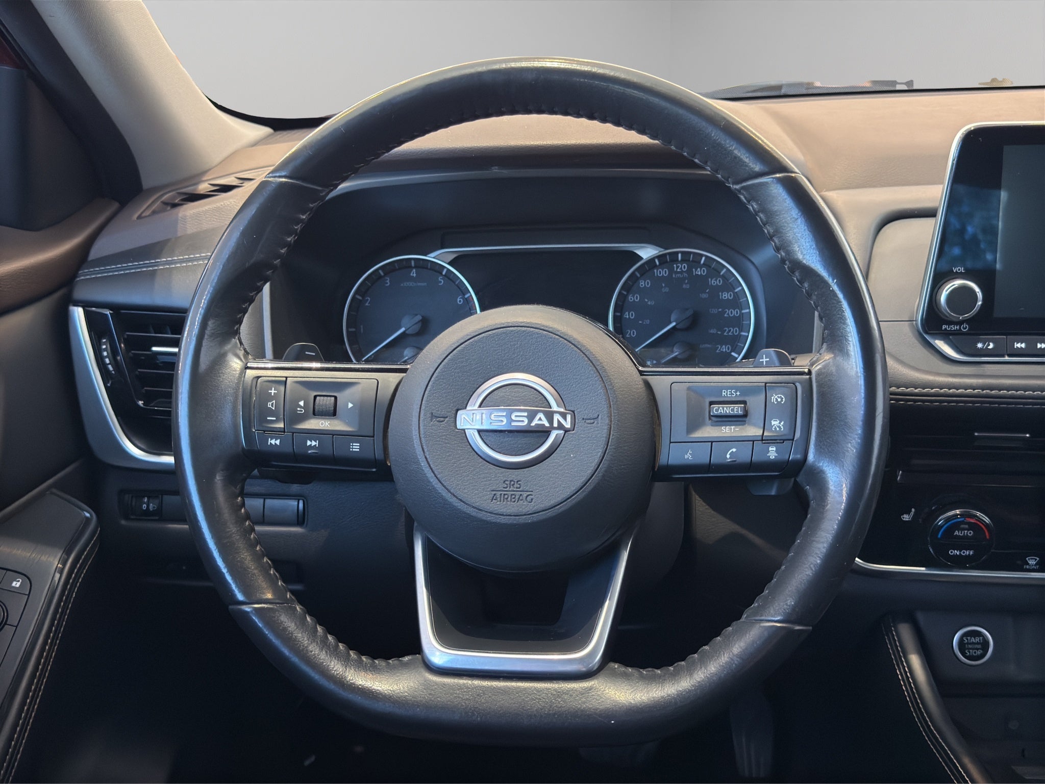 2024 Nissan X-Trail VUD 5 pts. Exclusive, TA, piel, RA-18