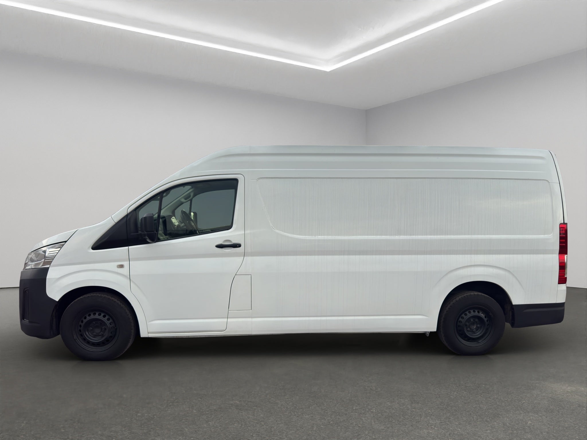 2023 Toyota Comerciales Hiace Panel 5 pts. DX Superlarga, toldo alto, TM5