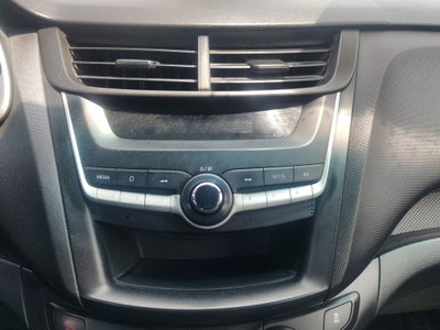 2023 Chevrolet Aveo 4 pts. LS, TM5, a/ac., R-14 (línea anterior)
