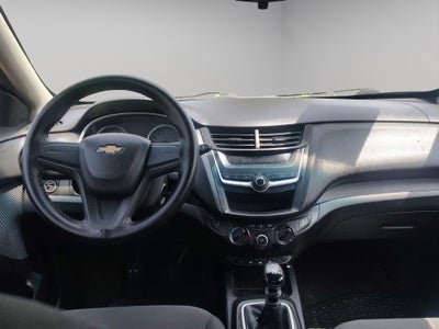 2023 Chevrolet Aveo 4 pts. LS, TM5, a/ac., R-14 (línea anterior)