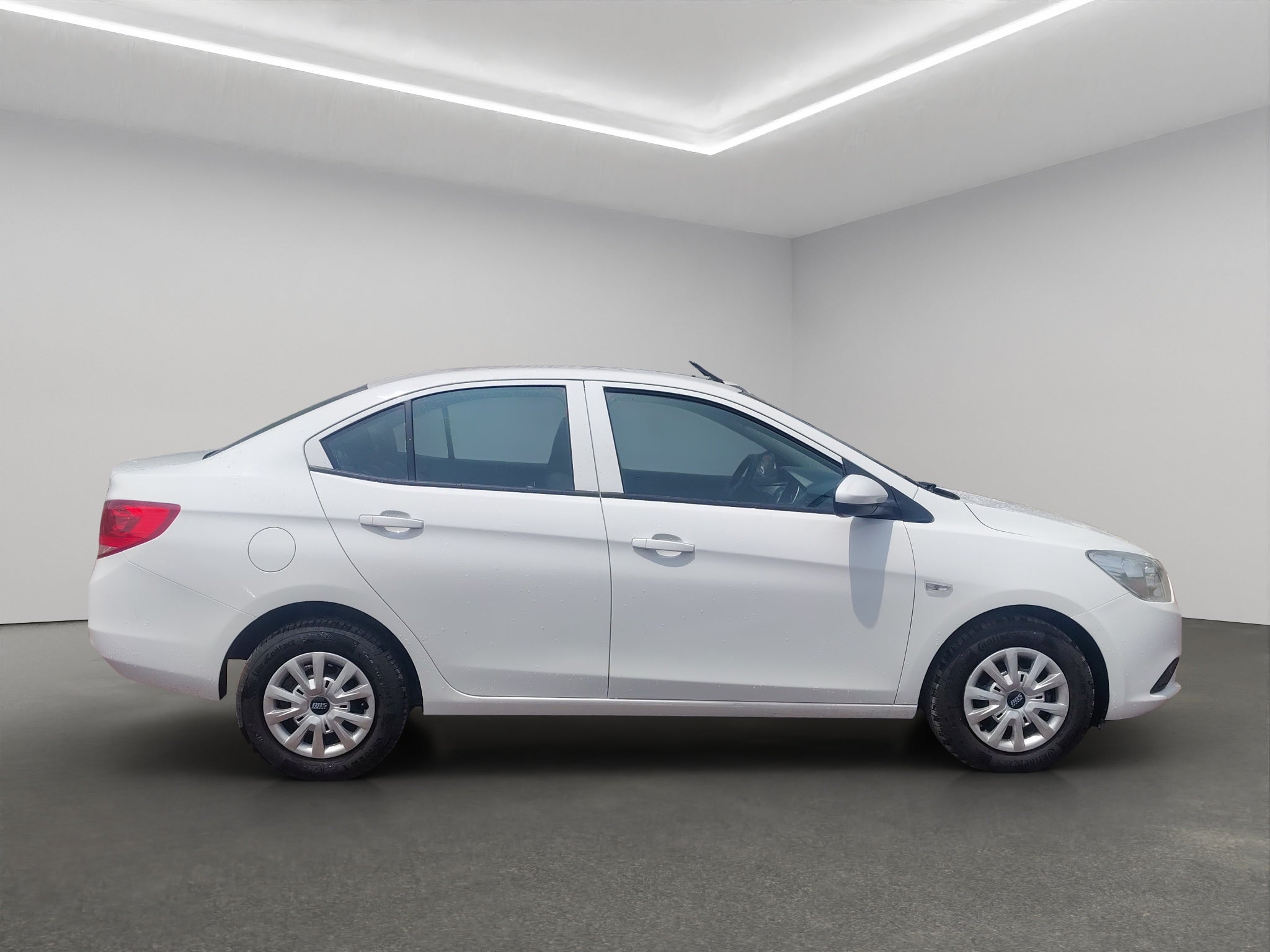 2023 Chevrolet Aveo 4 pts. LS, TM5, a/ac., R-14 (línea anterior)