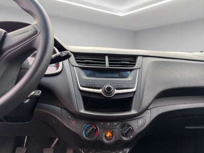2023 Chevrolet Aveo 4 pts. LS, TM5, a/ac., R-14 (línea anterior)