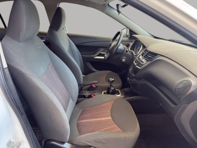 2023 Chevrolet Aveo 4 pts. LS, TM5, a/ac., R-14 (línea anterior)