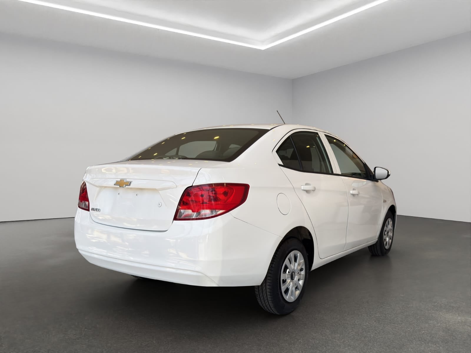 2023 Chevrolet Aveo 4 pts. LS, TM5, a/ac., R-14 (línea anterior)