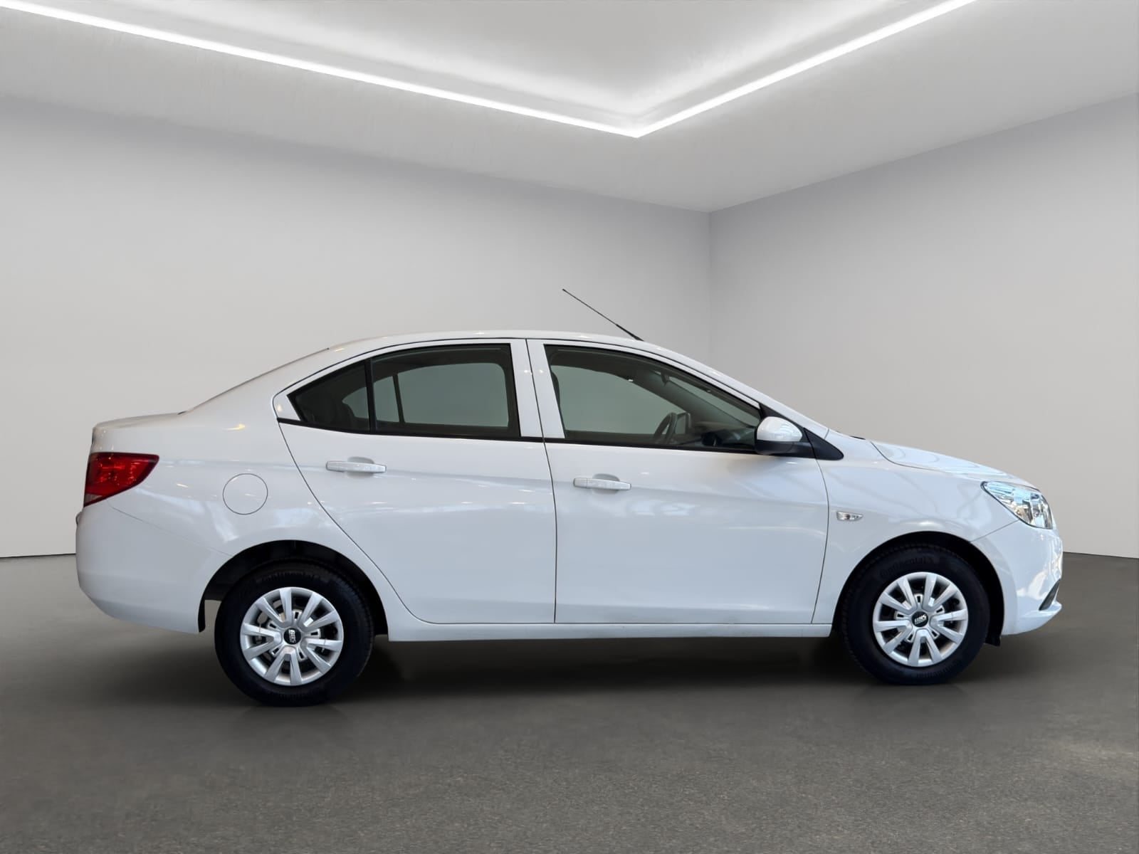 2023 Chevrolet Aveo 4 pts. LS, TM5, a/ac., R-14 (línea anterior)