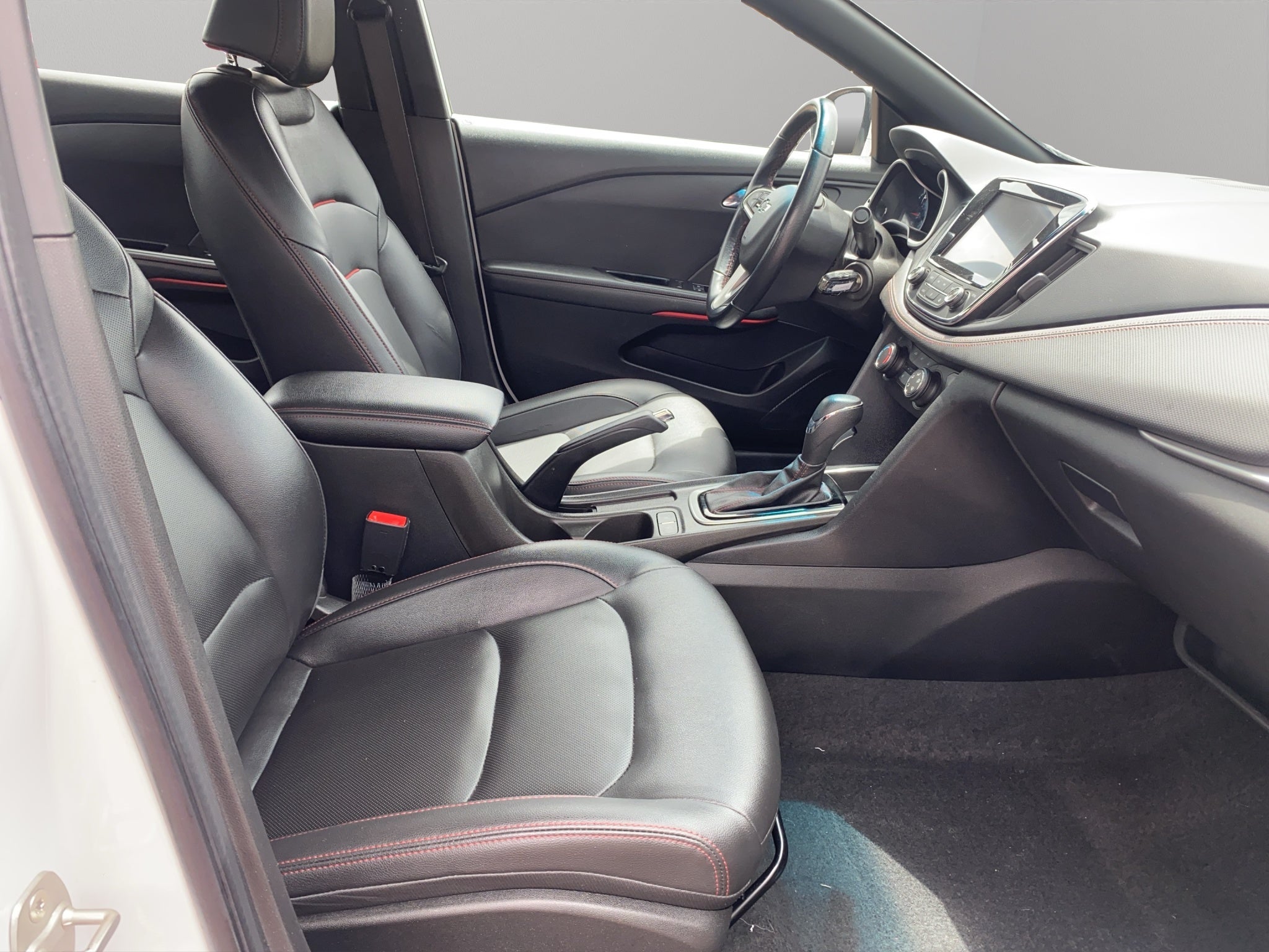 2023 Chevrolet Cavalier 4 pts. RS, 1.3T, TA, a/ac., VE, piel, QC, RA-16