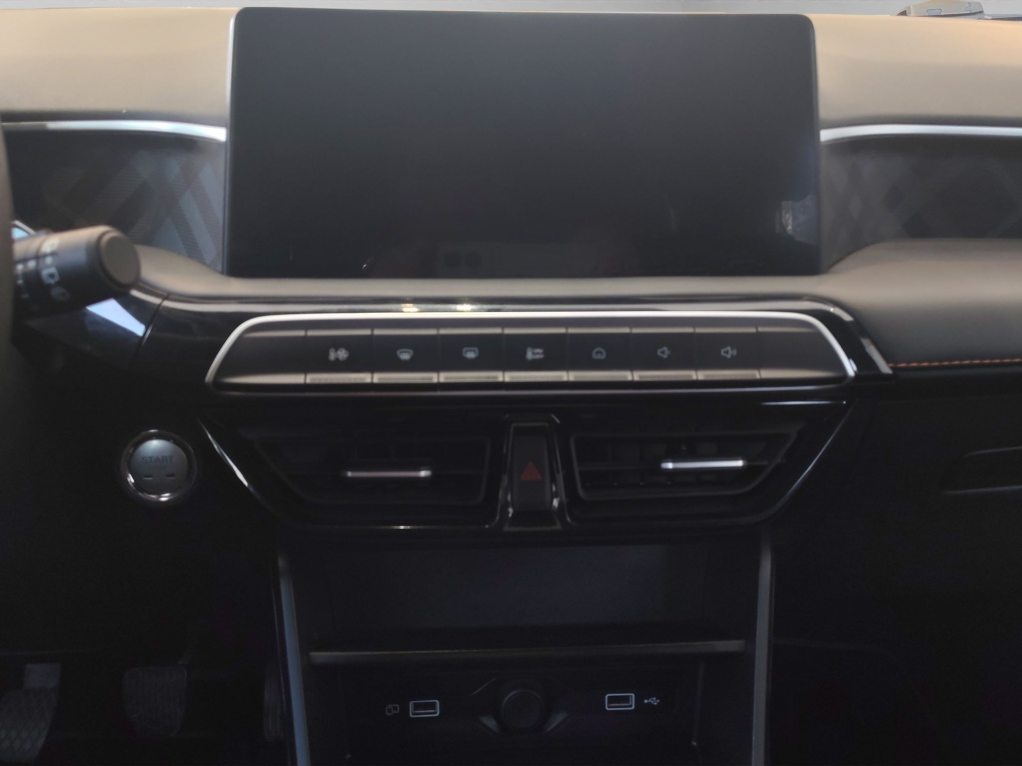 2025 MG MG3 5 pts. HB Style, 1.5l, TM5, VE, pantalla, RA-16