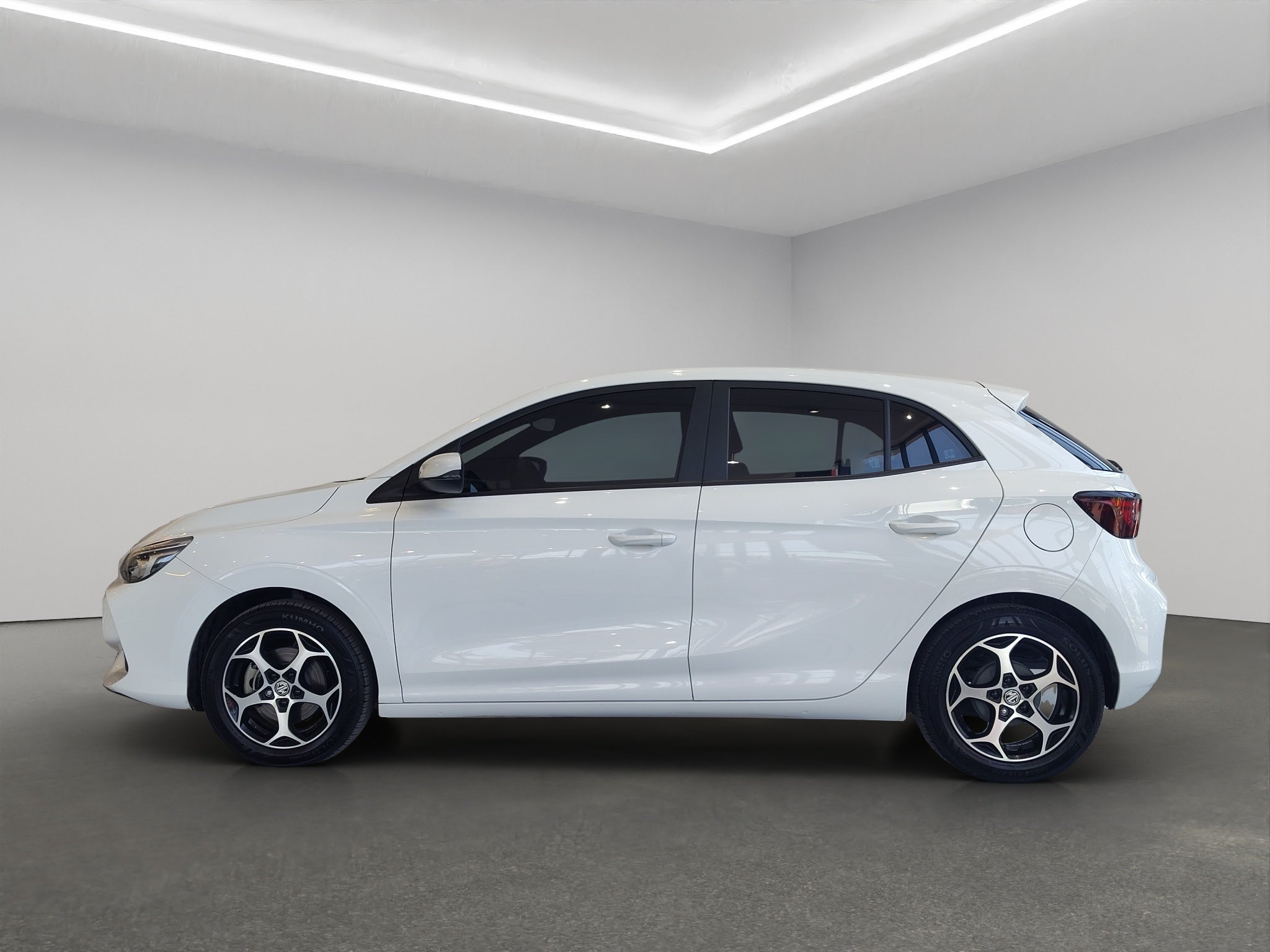 2025 MG MG3 5 pts. HB Style, 1.5l, TM5, VE, pantalla, RA-16