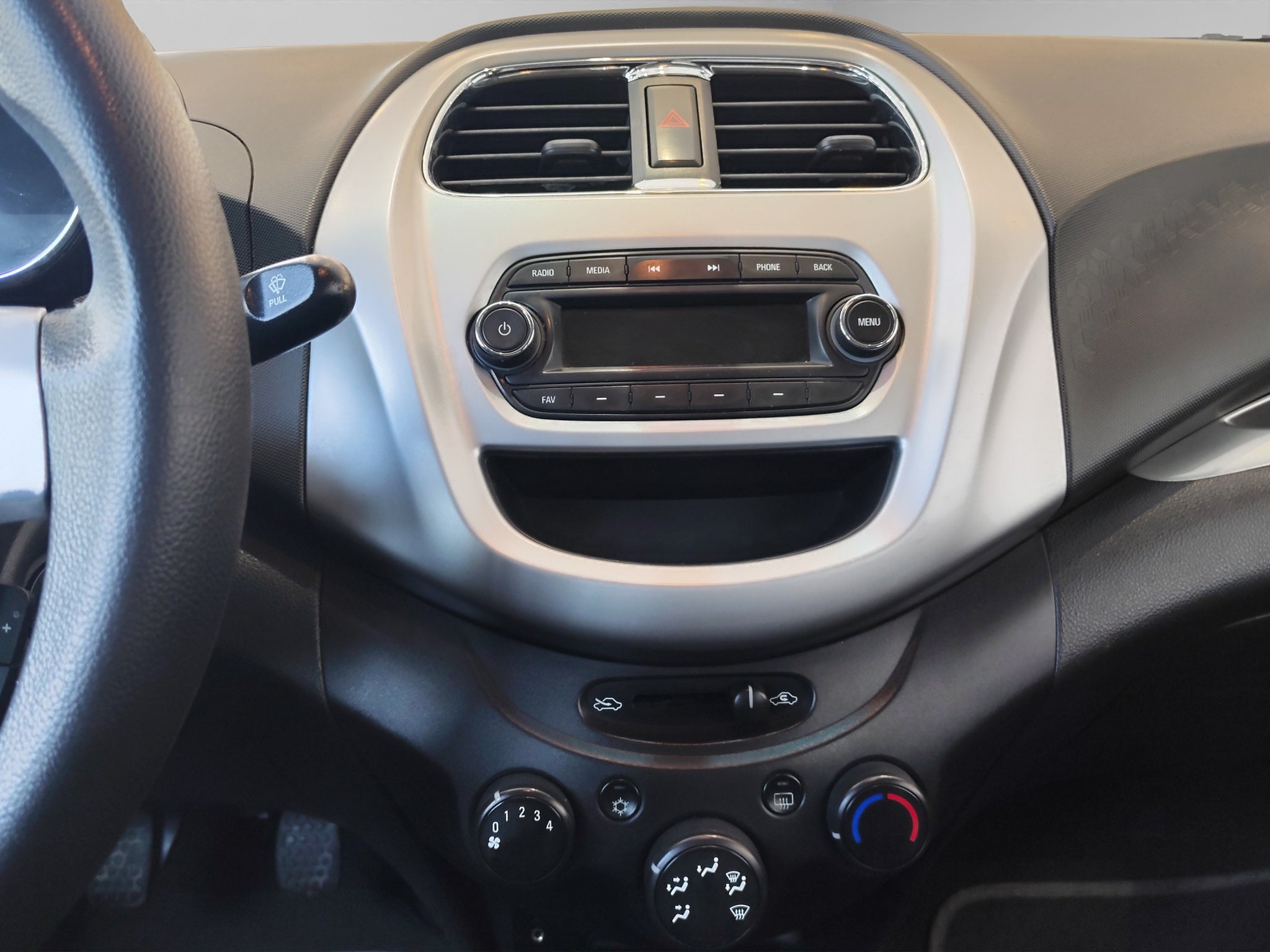 2018 Chevrolet Beat 5 pts. LT, 1.2l, TM5, a/ac., VE del., R-14