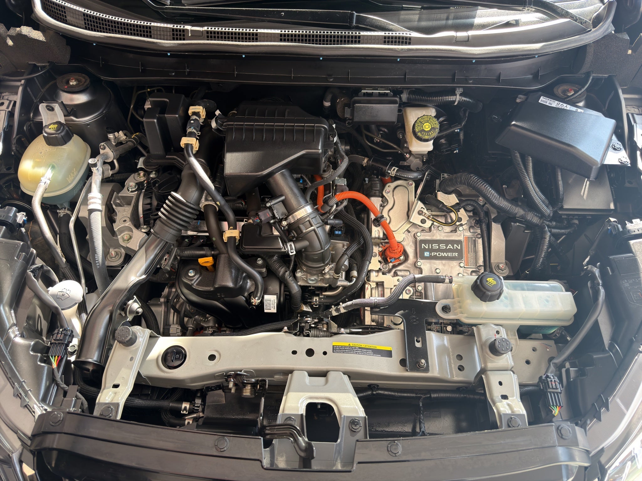 2023 Nissan Kicks VUD 5 pts. Platinum e-Power, E-REV, TA, piel, ADAS, RA-17