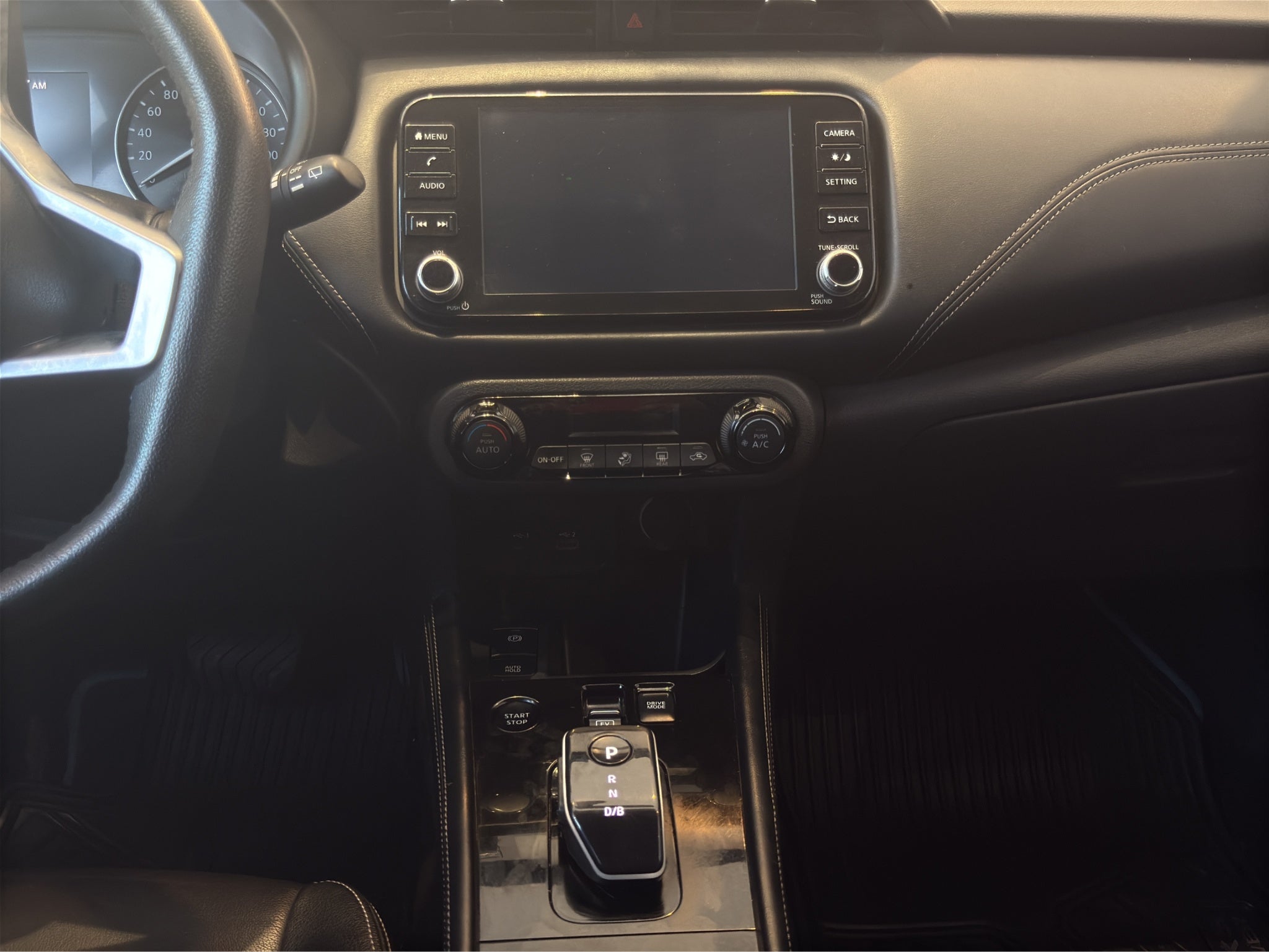 2023 Nissan Kicks VUD 5 pts. Exclusive e-Power, E-REV, TA, piel, RA-17