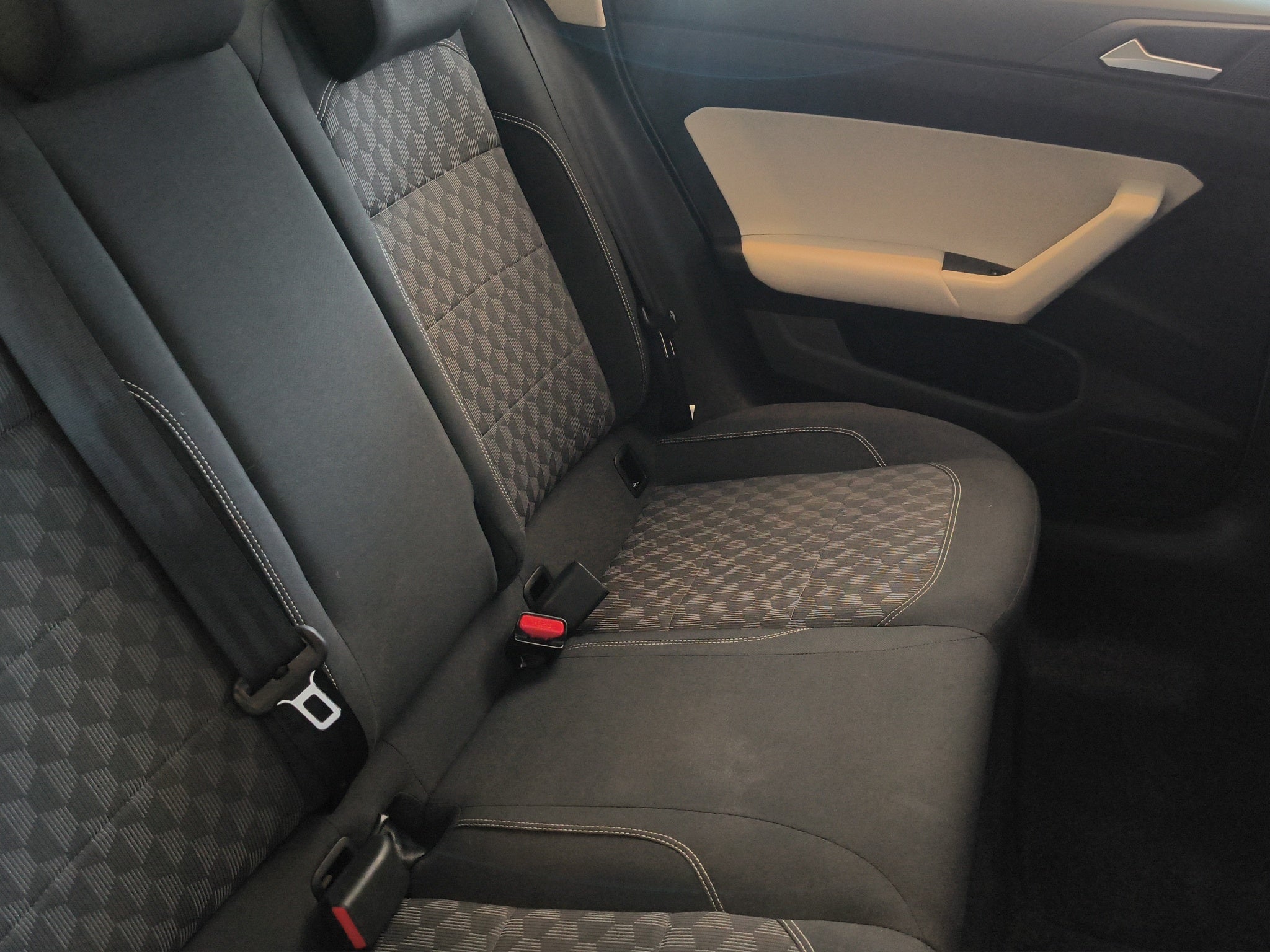 2024 Volkswagen Virtus 4 pts. Trendline, 1.6l, TM5, a/ac., R-15