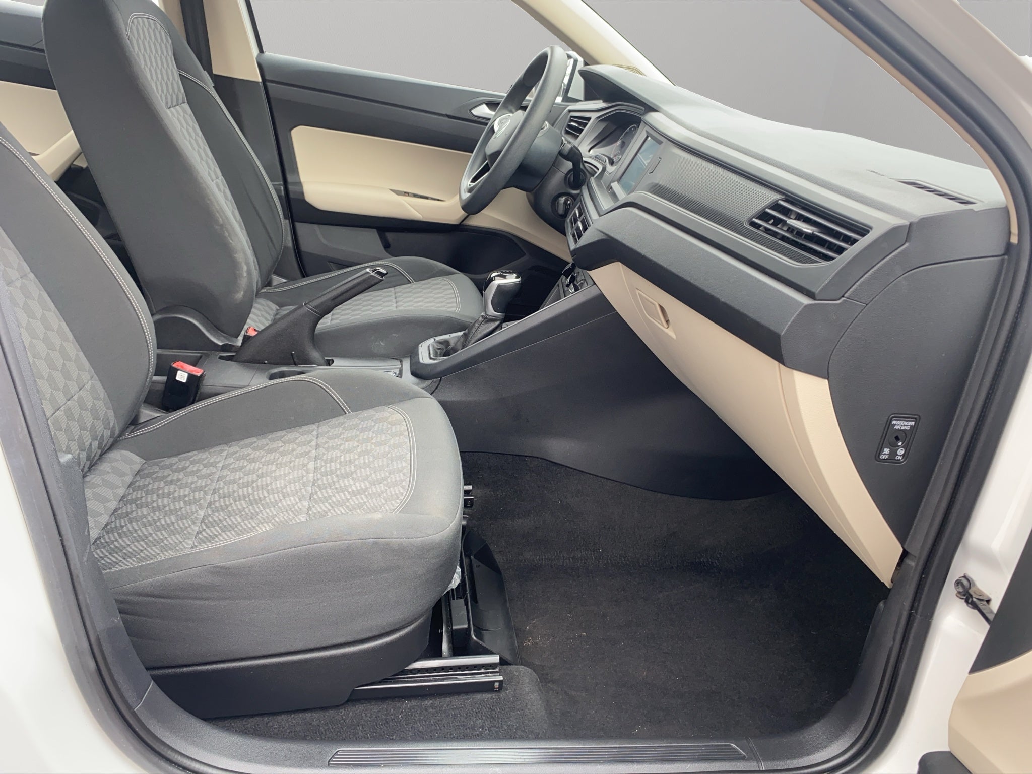 2024 Volkswagen Virtus 4 pts. Trendline, 1.6l, TM5, a/ac., R-15