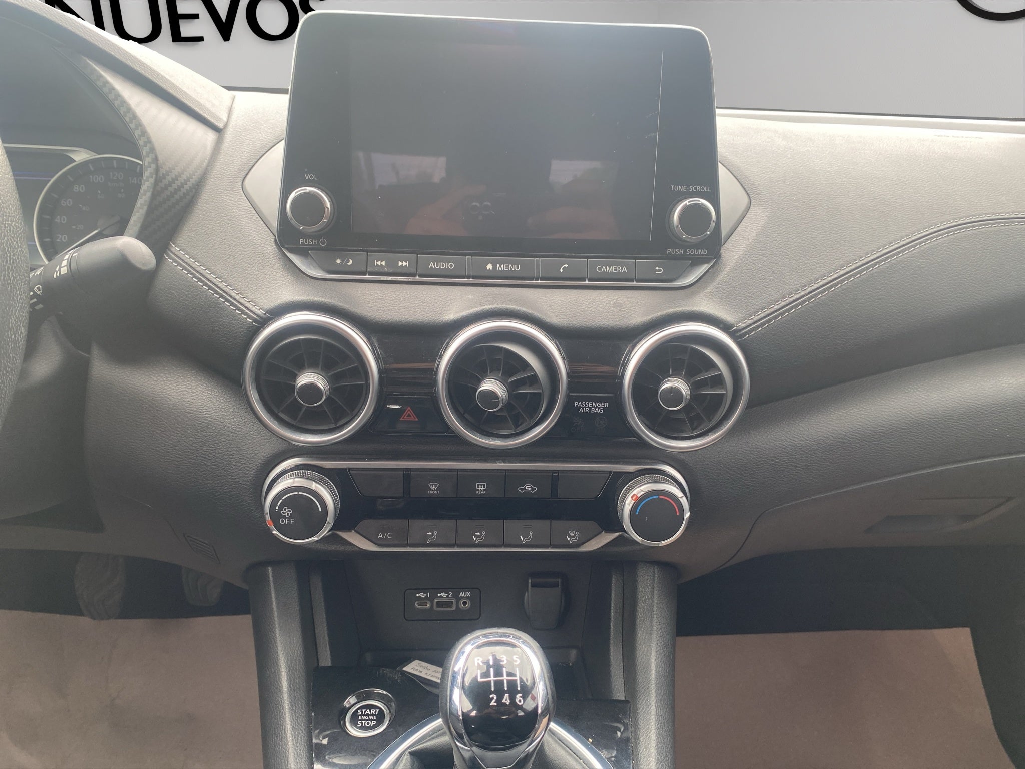 2024 Nissan Sentra 4 pts. Advance, TM6, a/ac., f. niebla, RA-16