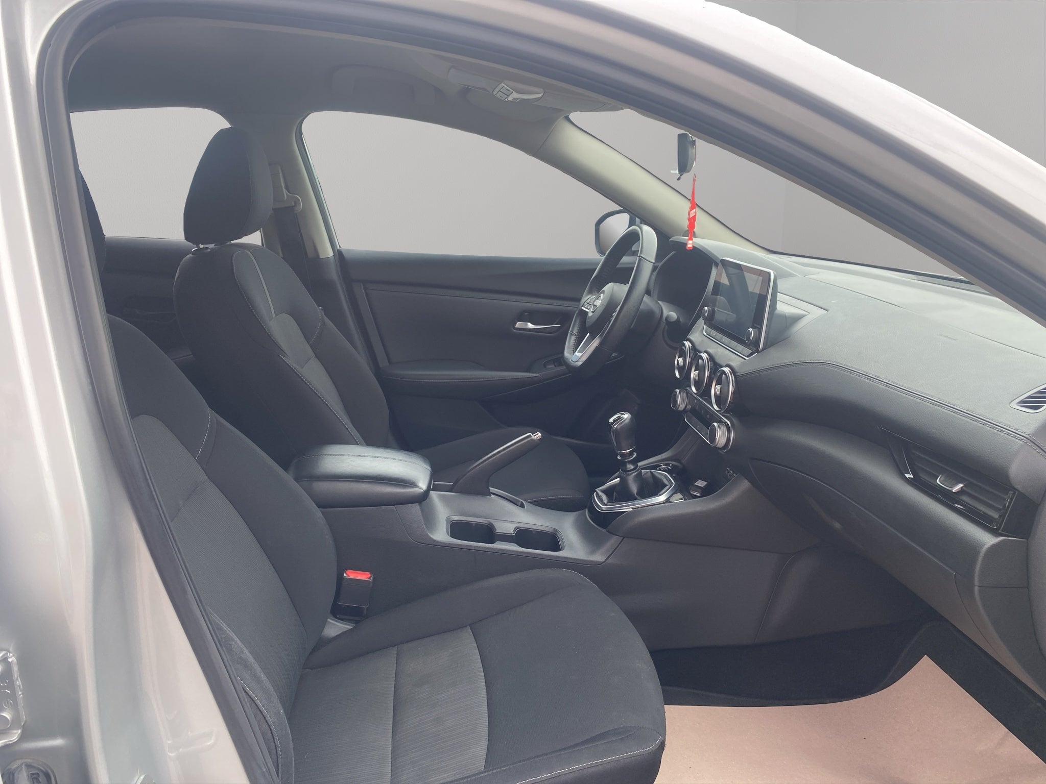 2024 Nissan Sentra 4 pts. Advance, TM6, a/ac., f. niebla, RA-16