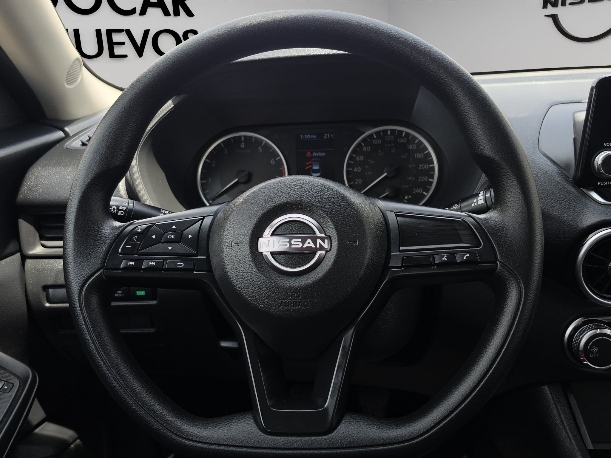 2025 Nissan Sentra 4 pts. Sense, TM6, a/ac., RA-16 (línea anterior)