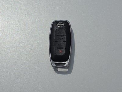 2025 Nissan Sentra 4 pts. Sense, TM6, a/ac., RA-16 (línea anterior)