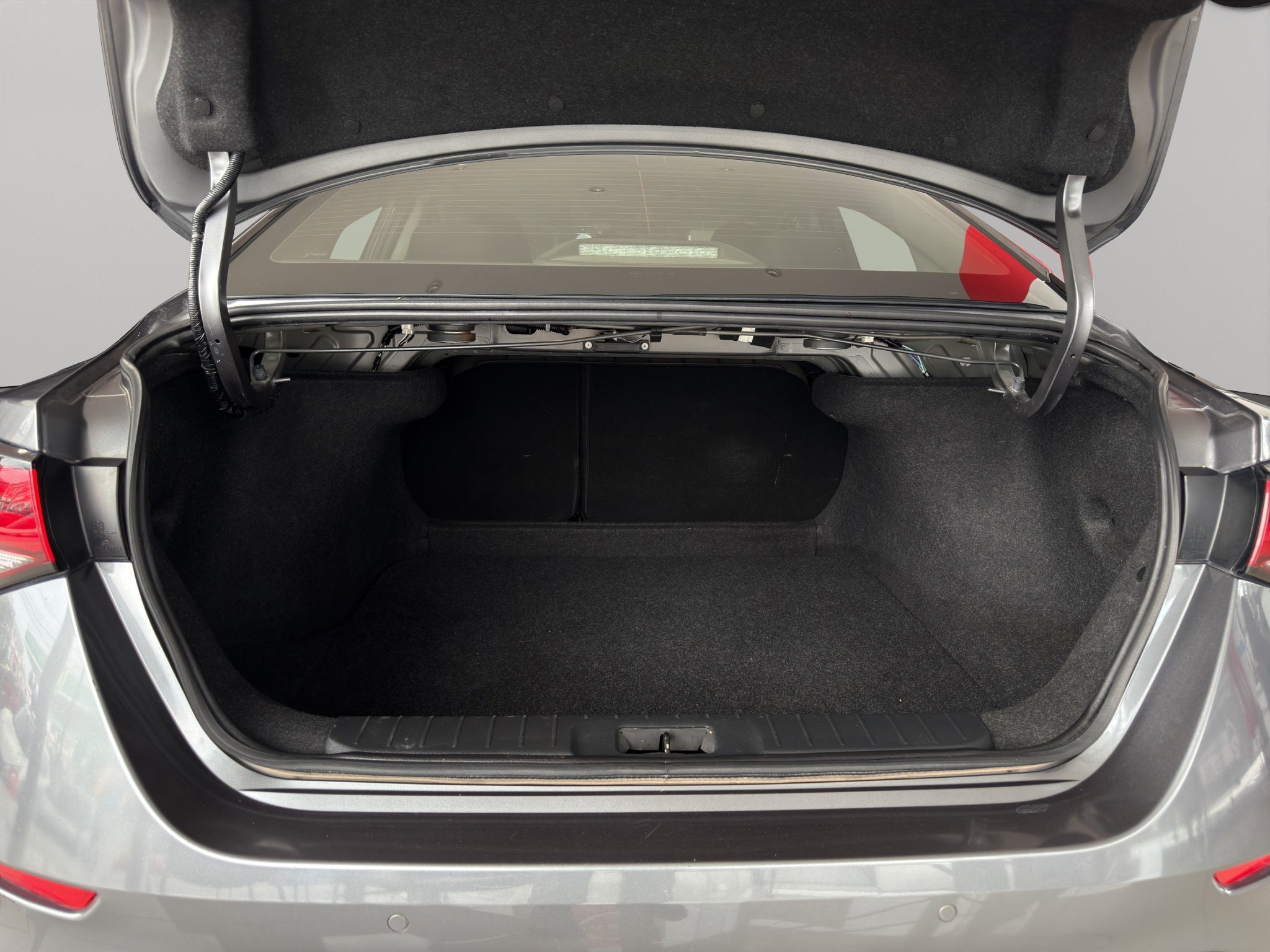 2023 Nissan Sentra 4 pts. Advance, TM6, a/ac., f. niebla, RA-16