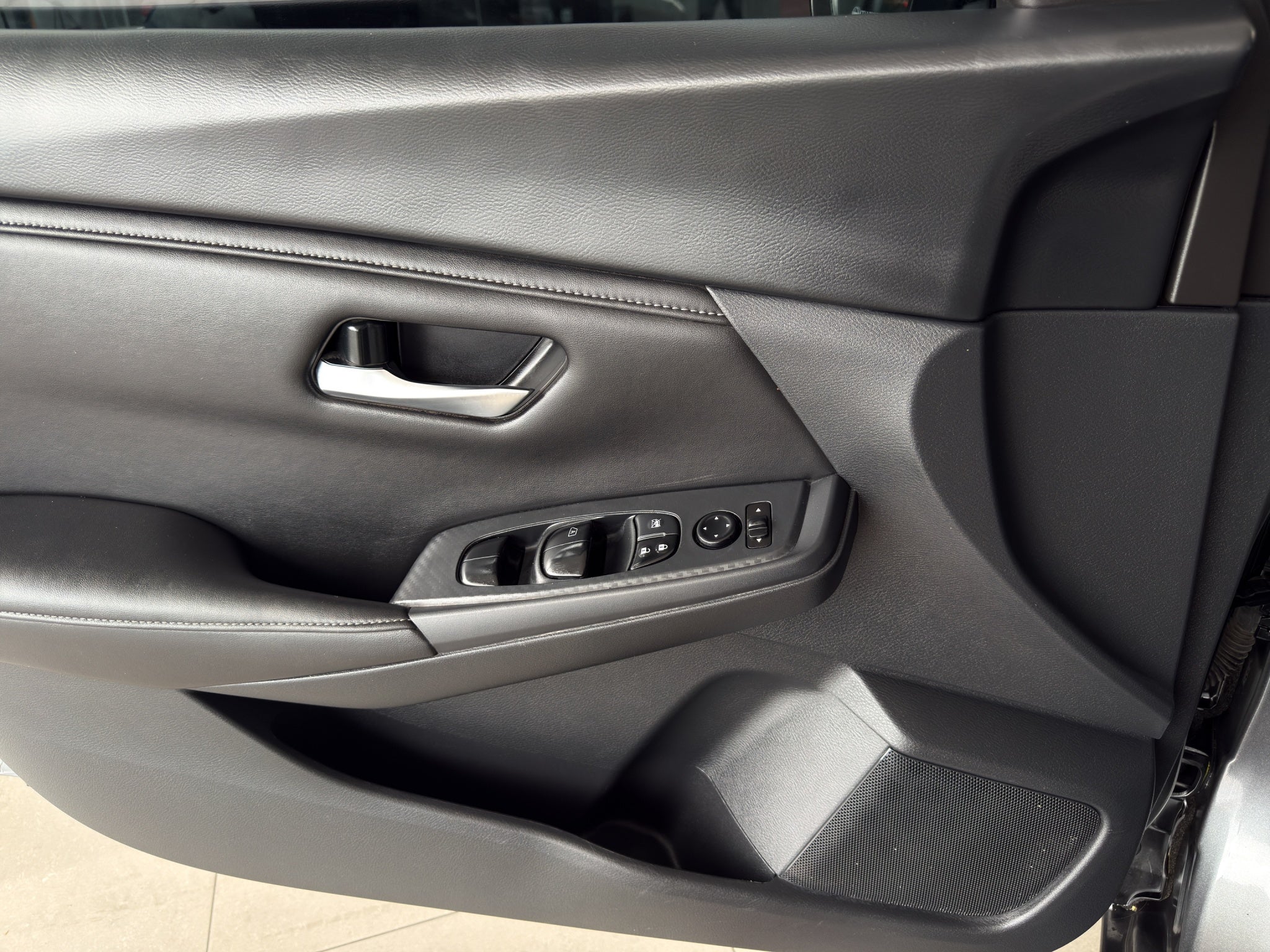 2023 Nissan Sentra 4 pts. Advance, TM6, a/ac., f. niebla, RA-16