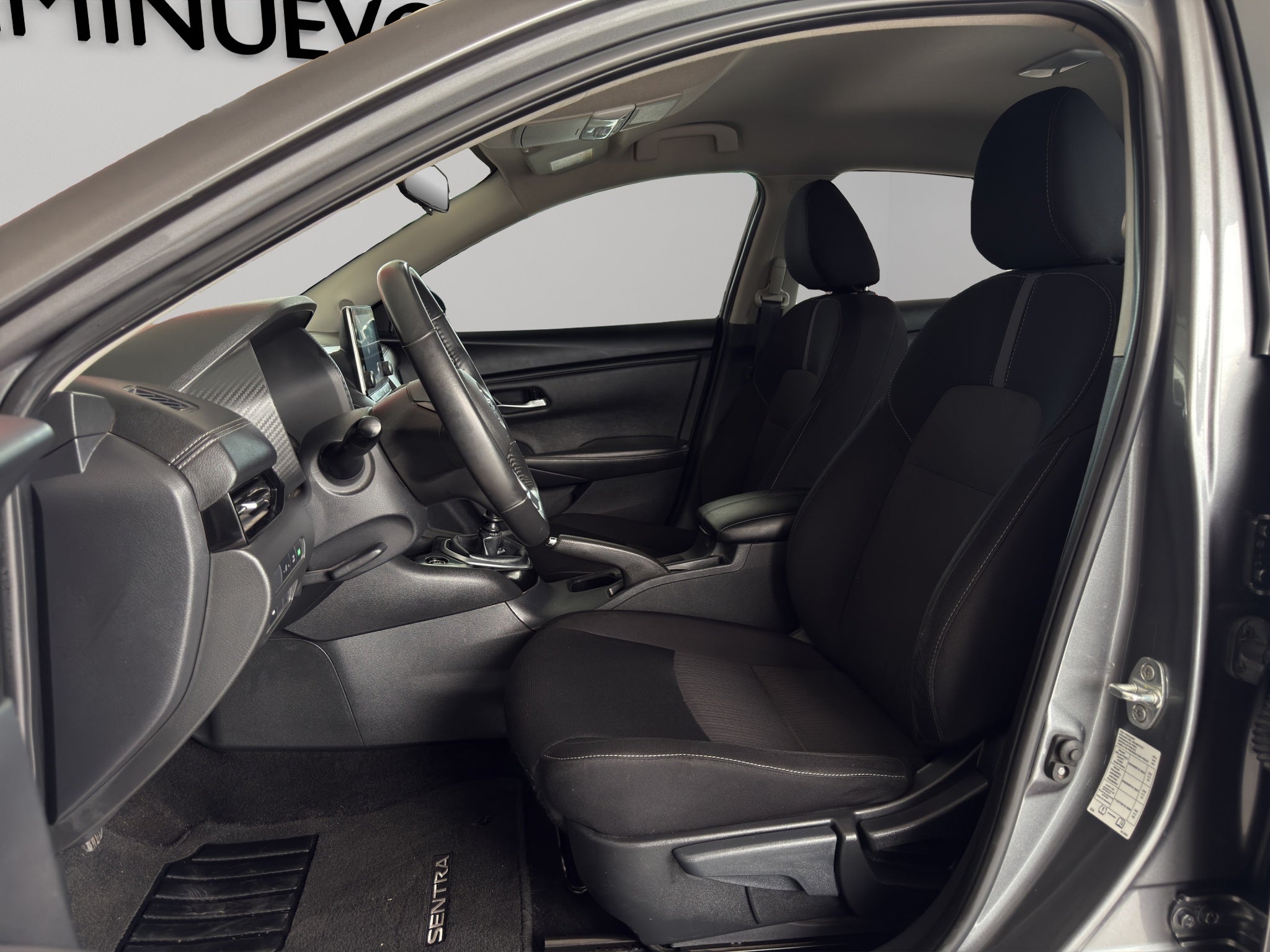 2023 Nissan Sentra 4 pts. Advance, TM6, a/ac., f. niebla, RA-16