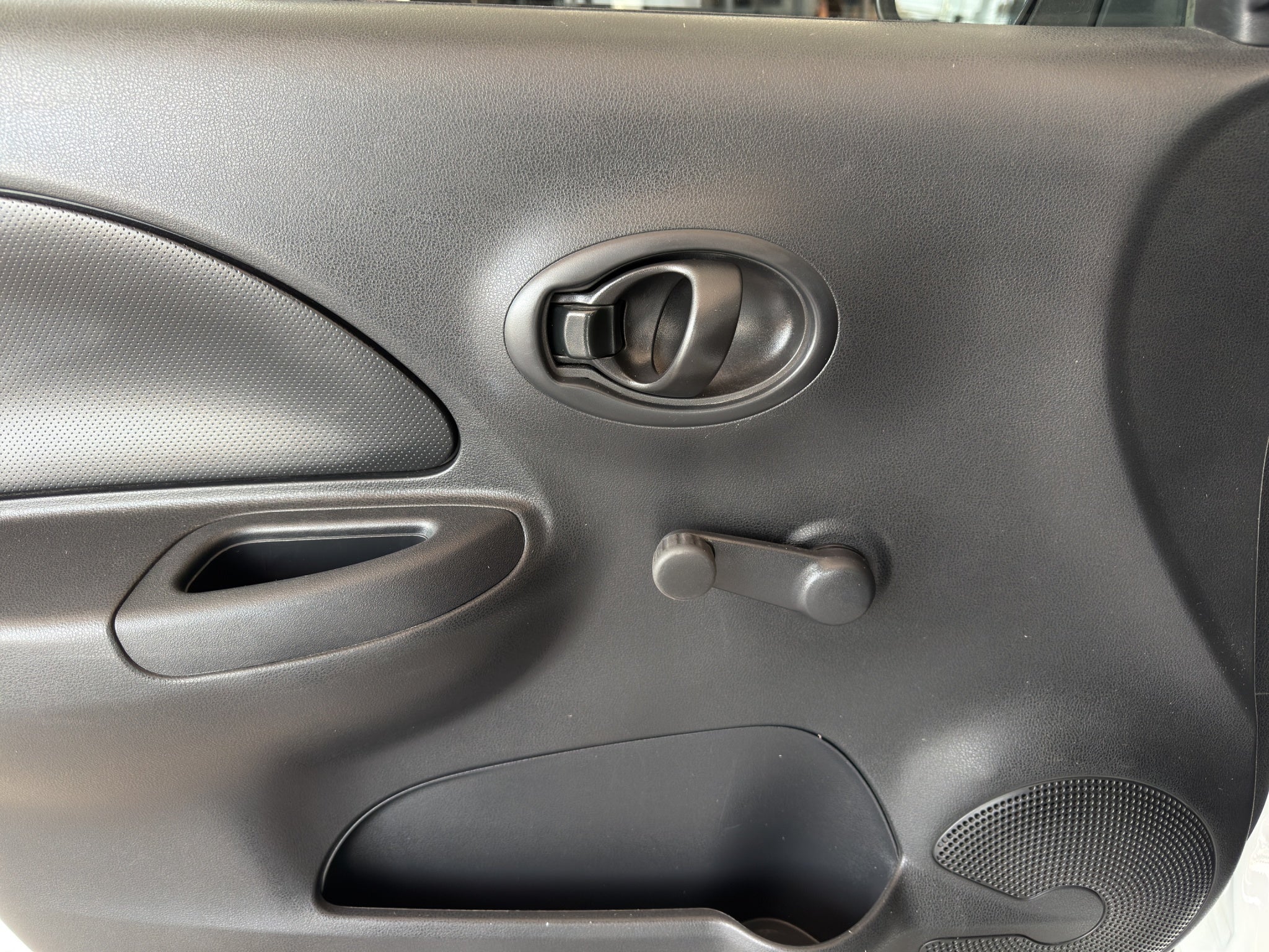 2024 Nissan March 5 pts. HB Sense, TM5, a/ac., R-14