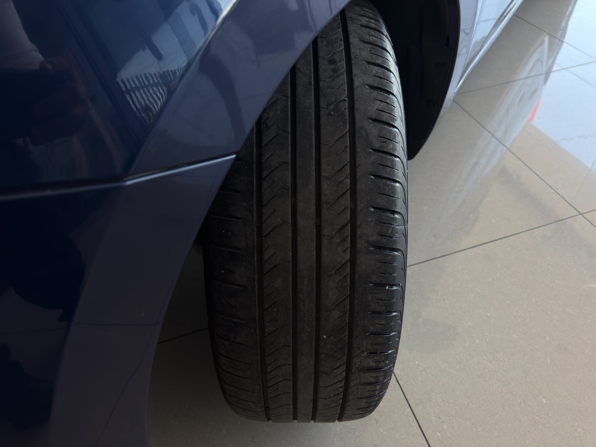 2024 Nissan Versa 4 pts. Advance, TM5, a/ac., f. niebla, RA-16