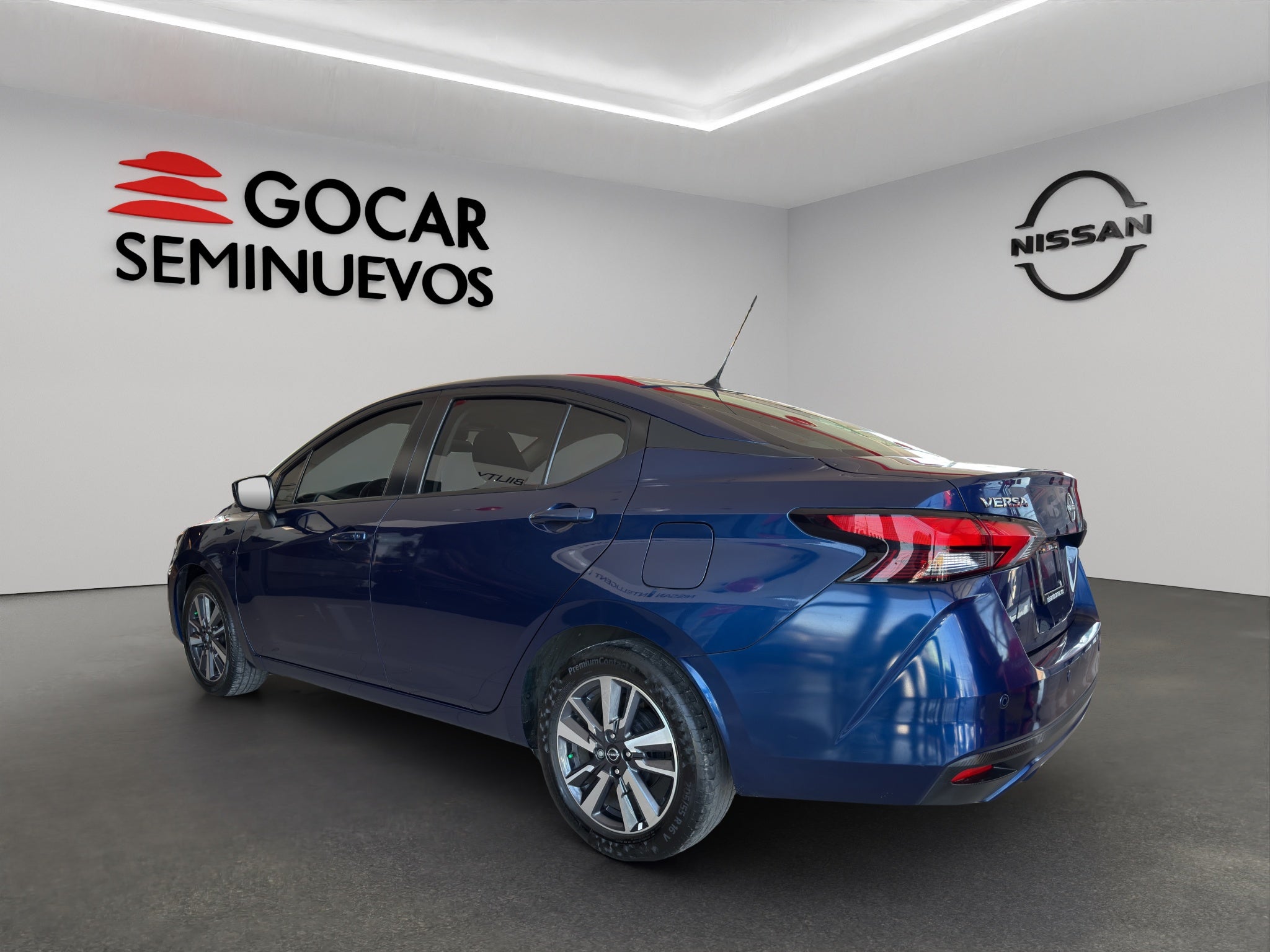 2024 Nissan Versa 4 pts. Advance, TM5, a/ac., f. niebla, RA-16