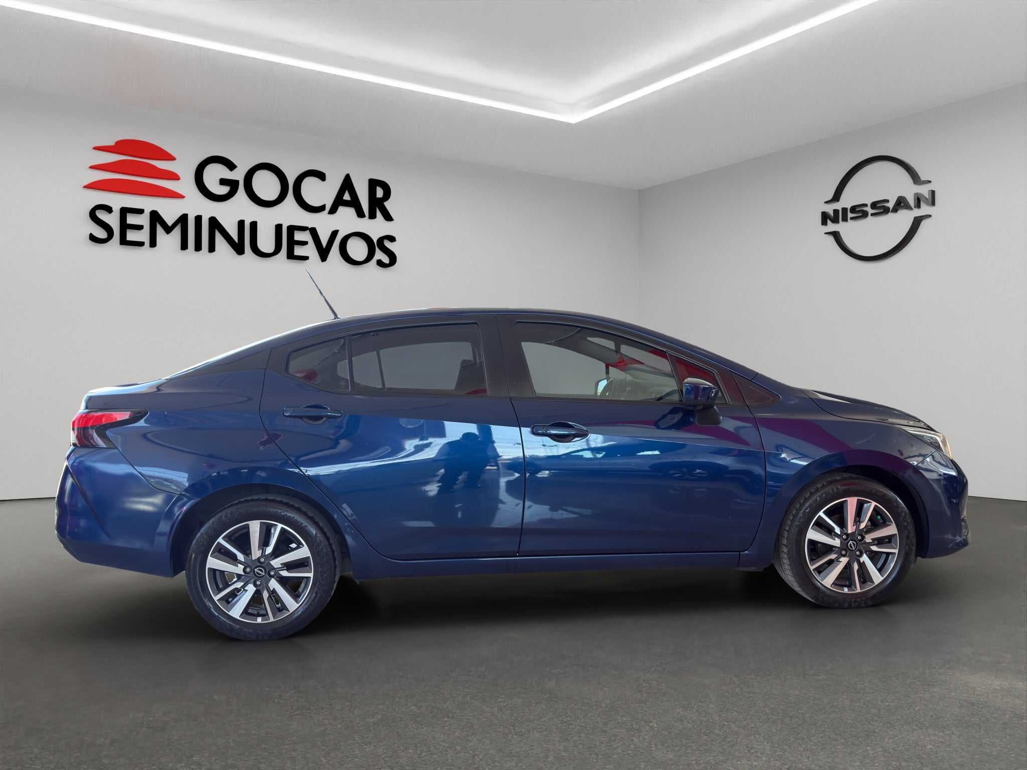 2024 Nissan Versa 4 pts. Advance, TM5, a/ac., f. niebla, RA-16